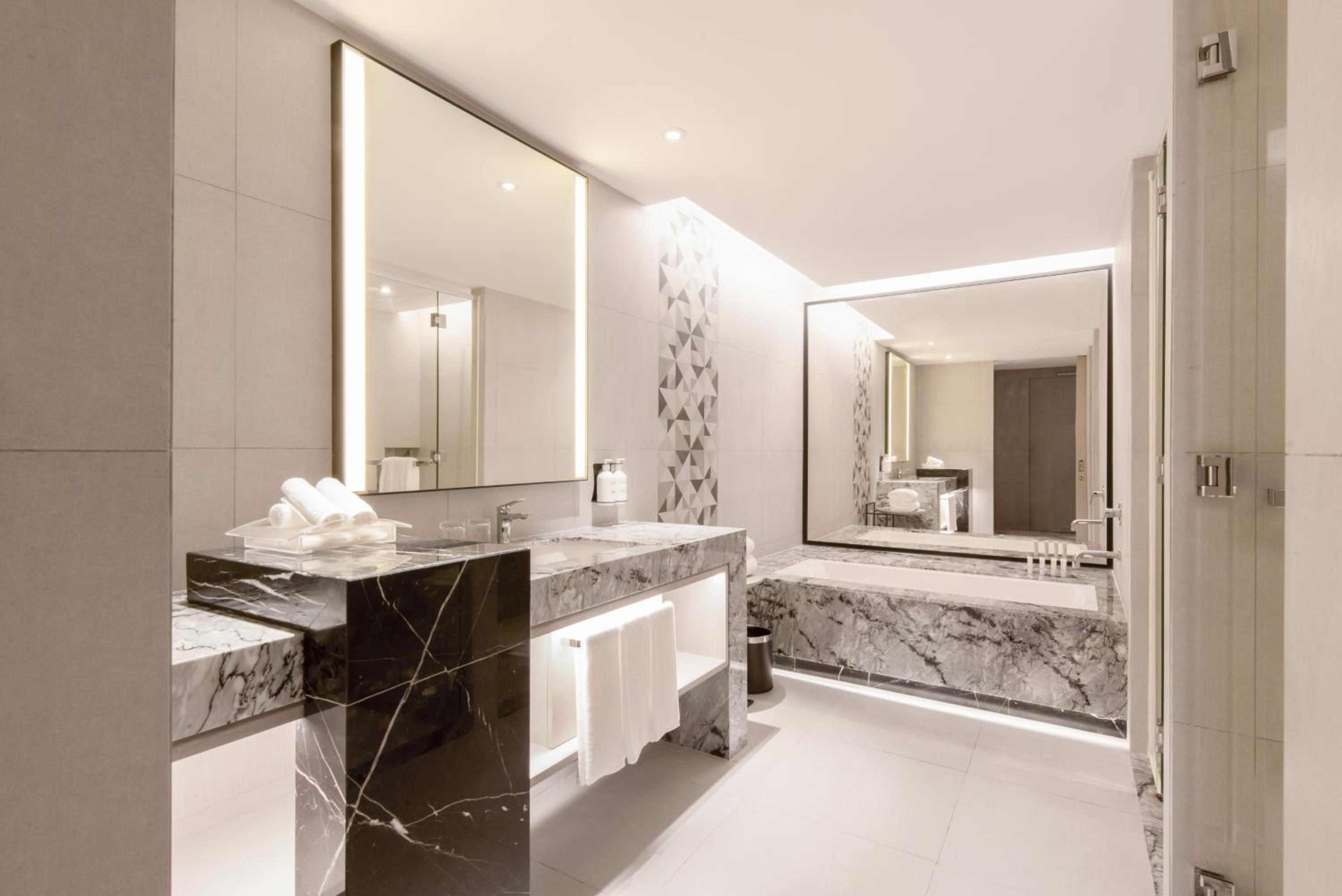 King Suite with City View