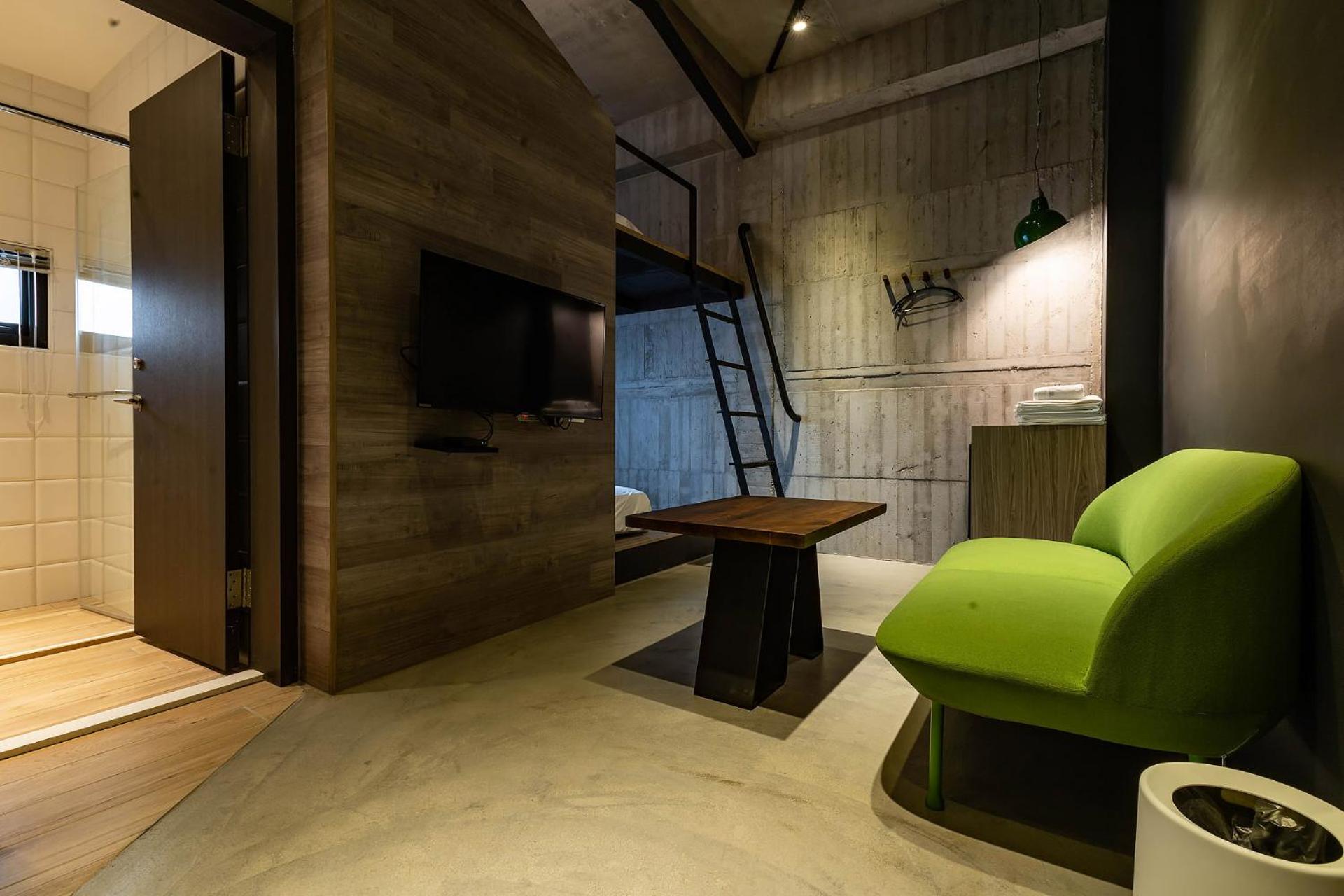 Quadruple Room - Photo 12