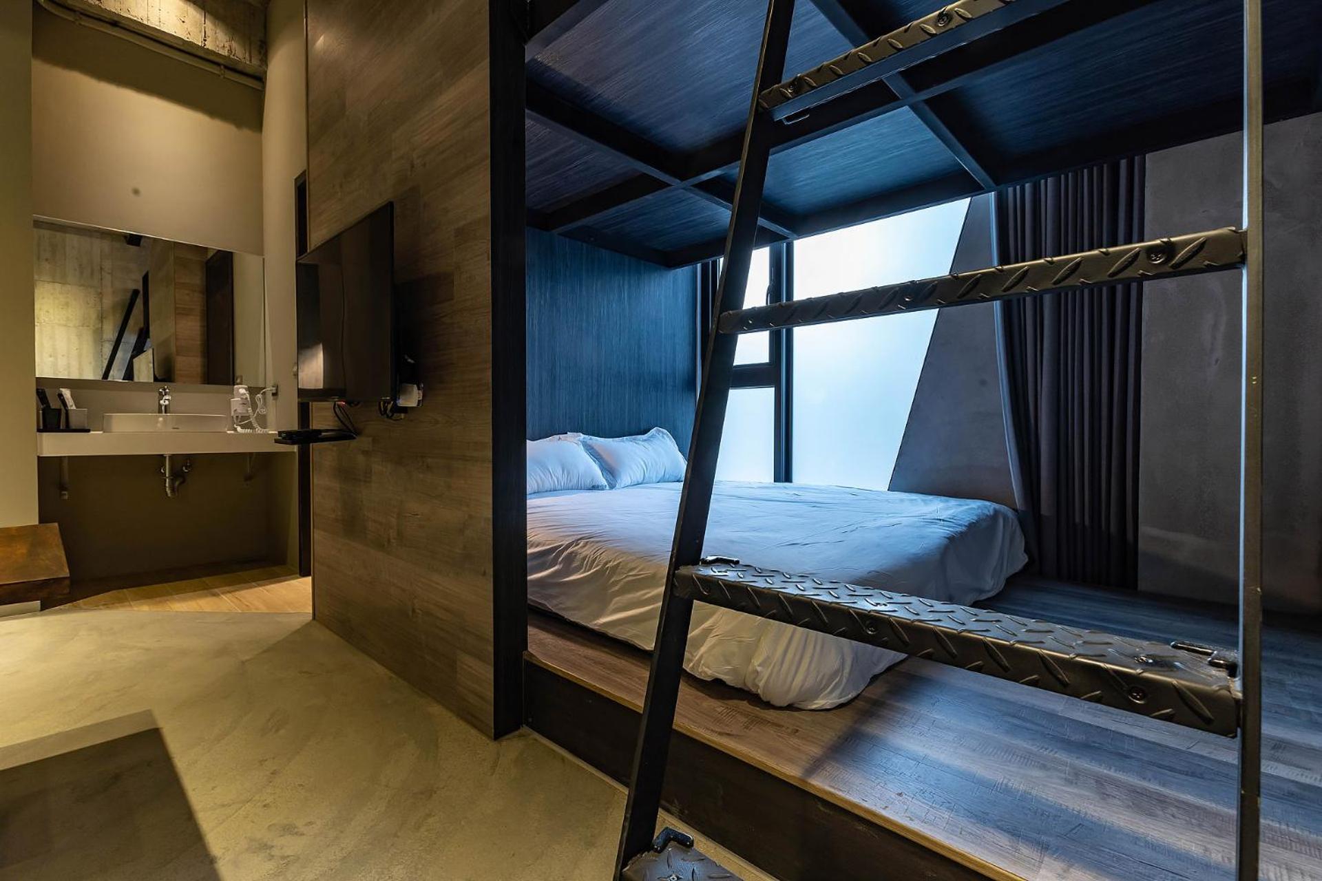 Quadruple Room - Photo 13