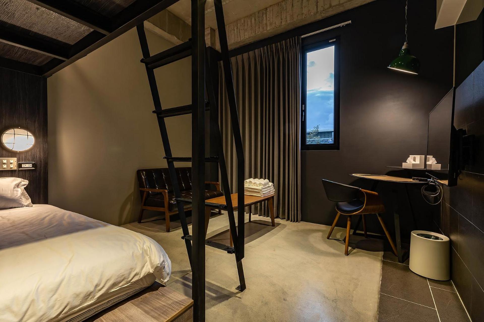 Quadruple Room with Bath - Photo 5