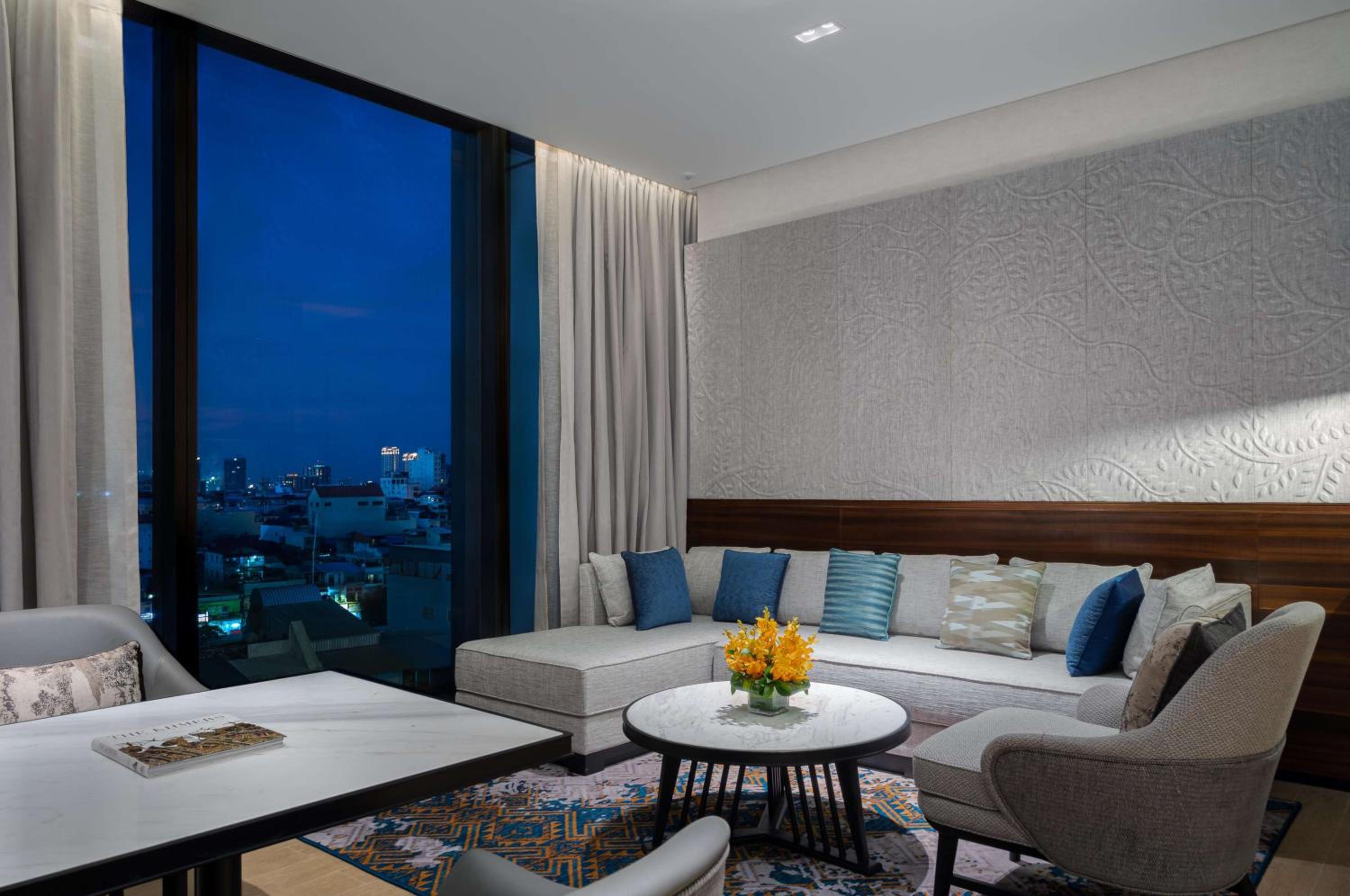 Suite - Photo 4