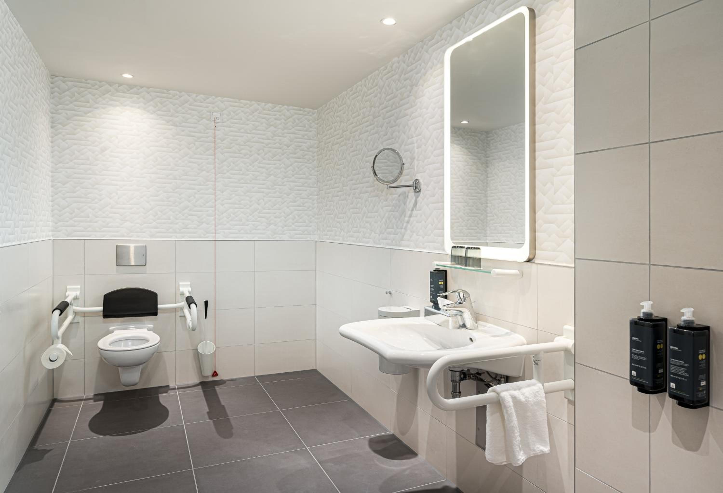 Standard Double Room - Disability Access - Photo 3