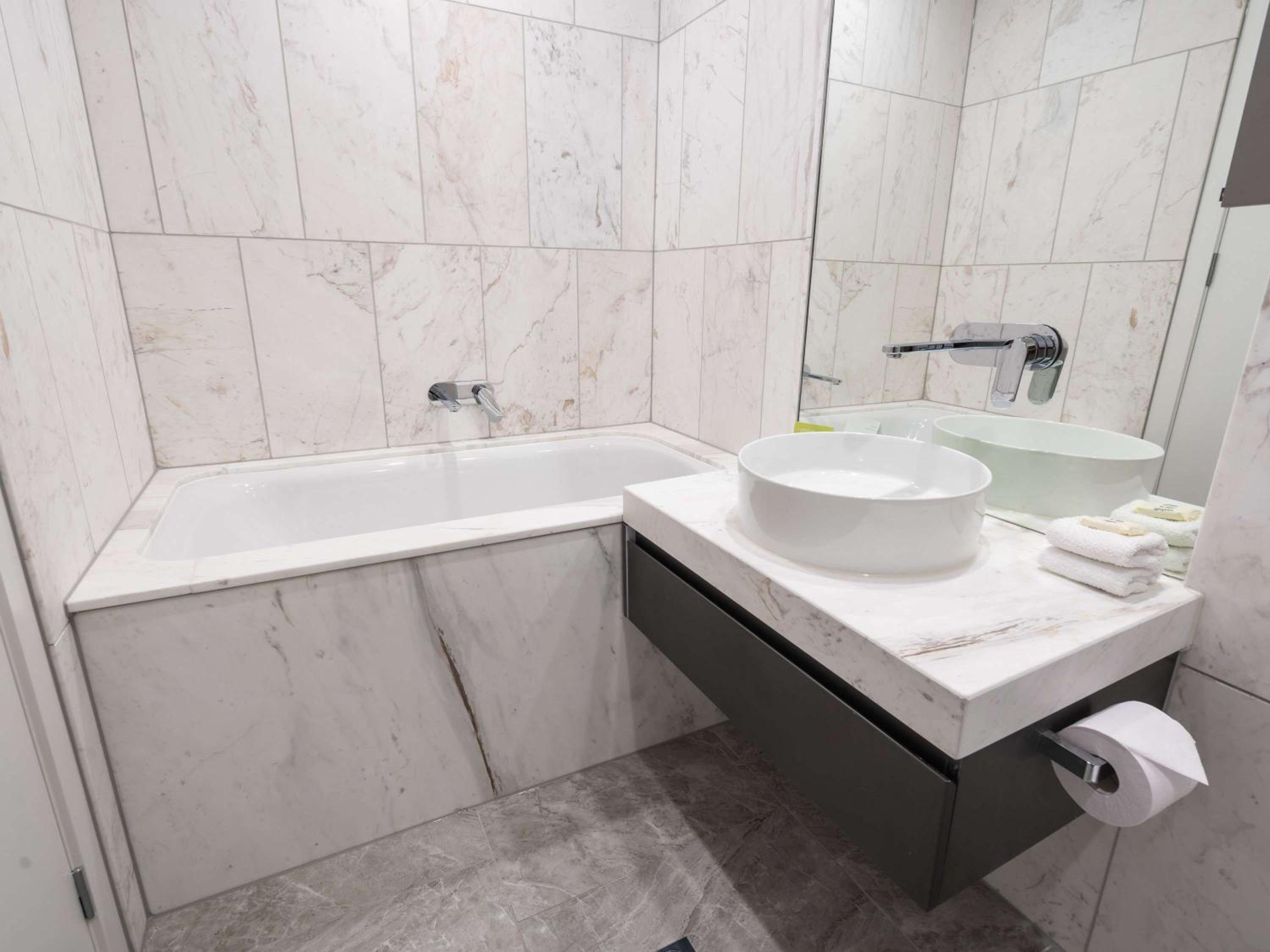 Three Bedroom Penthouse with Balcony and Views thumbnail 5
