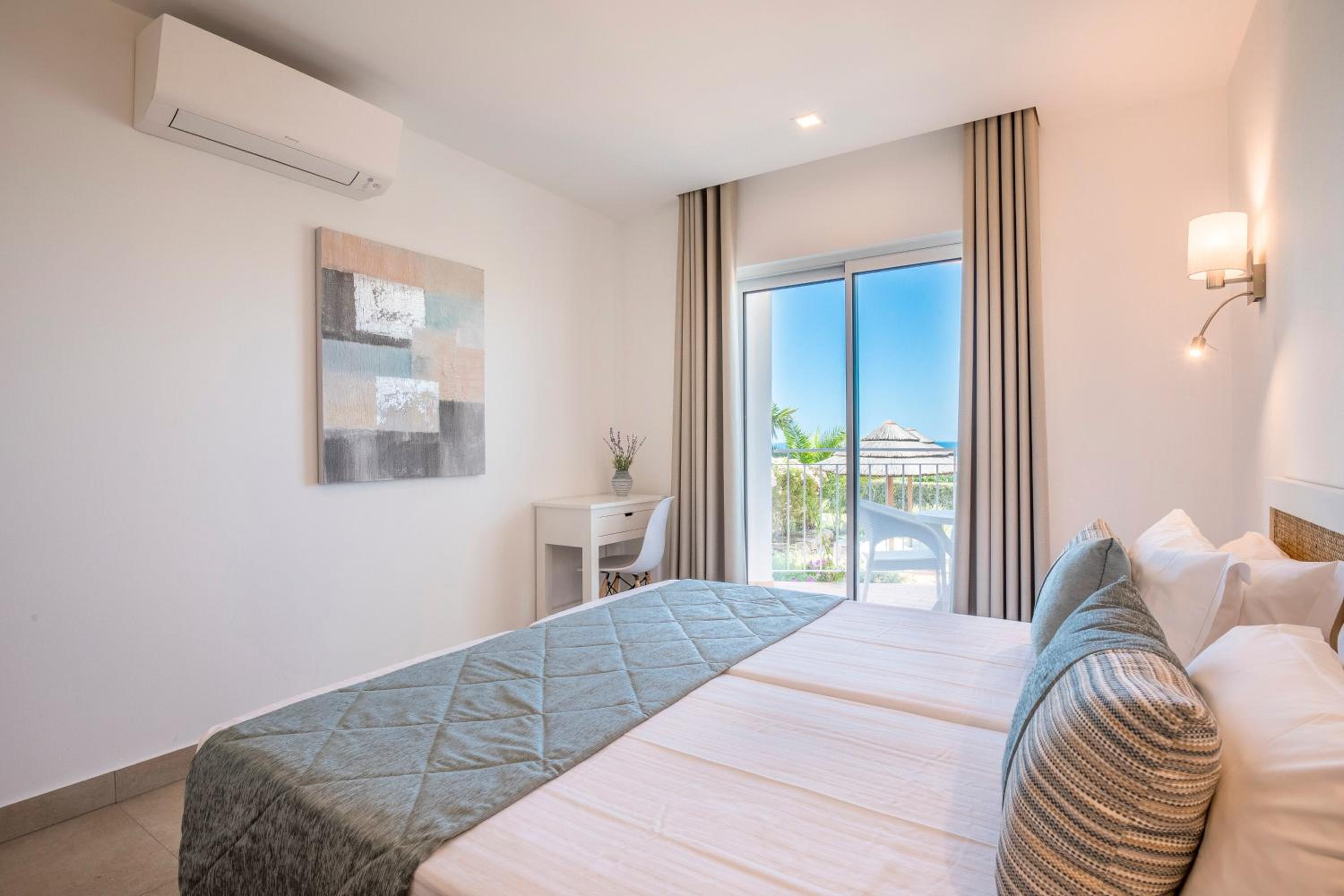 Premium One-Bedroom Apartment with Sea View - Photo 10