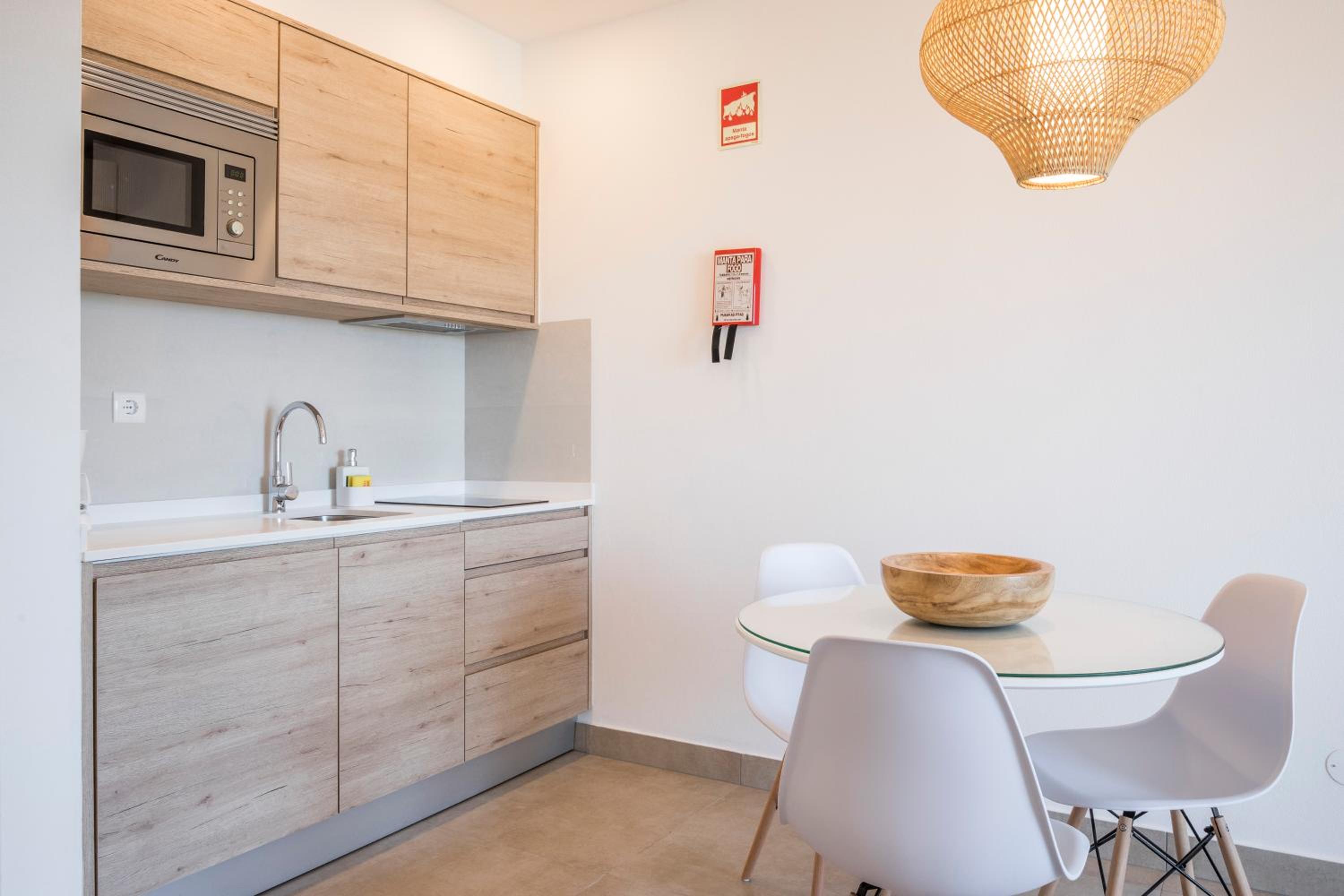 Premium One-Bedroom Apartment with Sea View - Photo 11