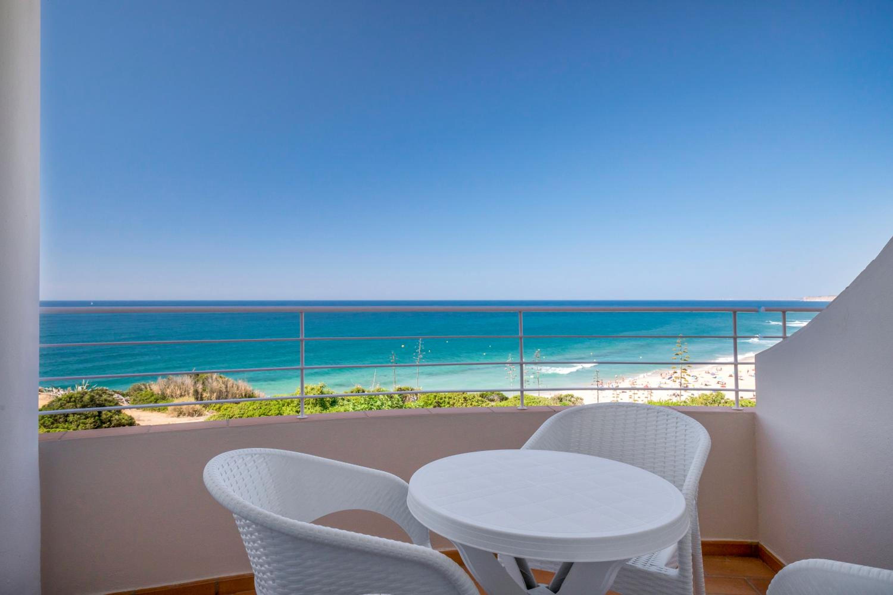 Premium One-Bedroom Apartment with Sea View - Photo 15