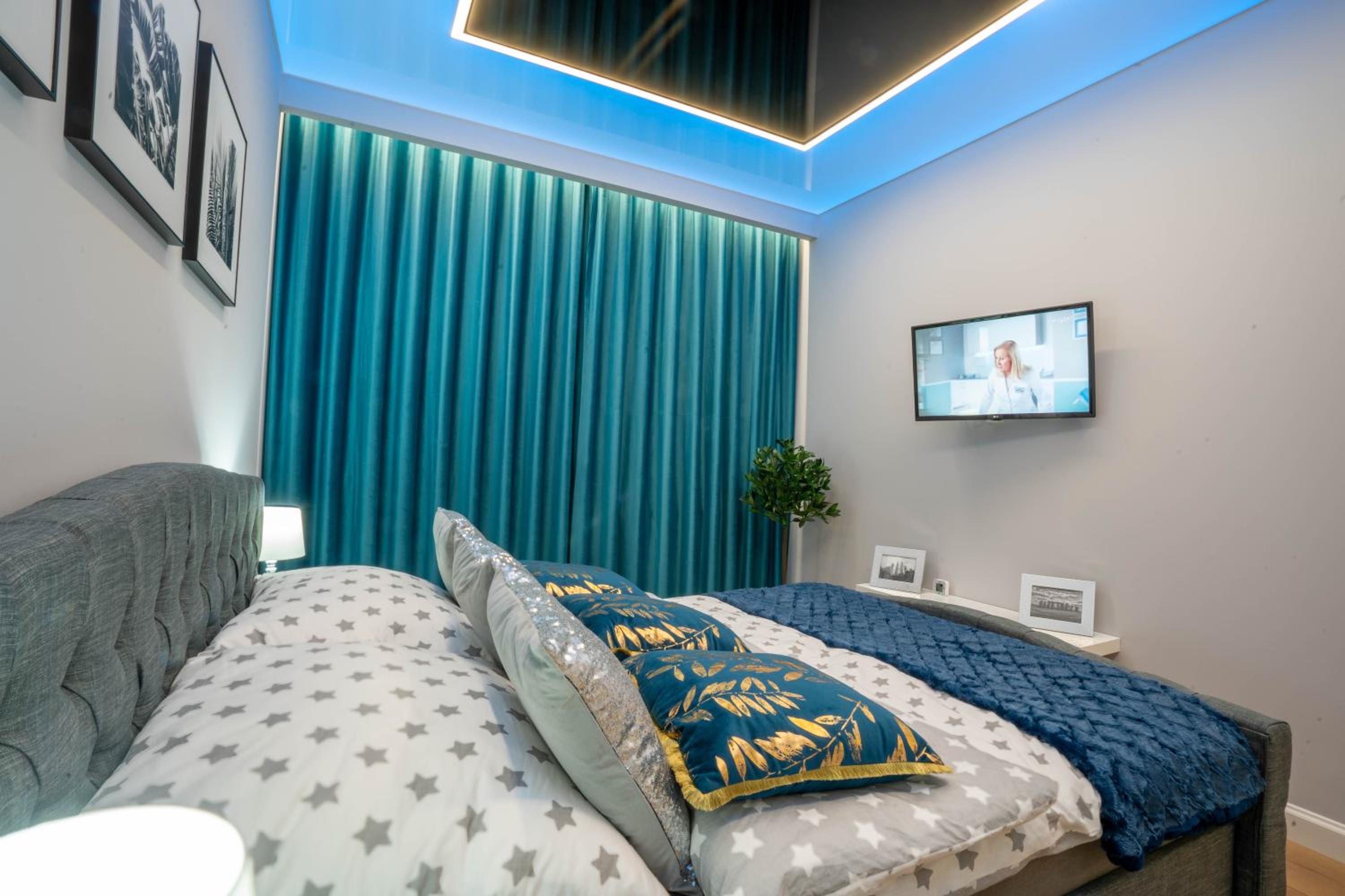 Two-Bedroom Apartment - Photo 8