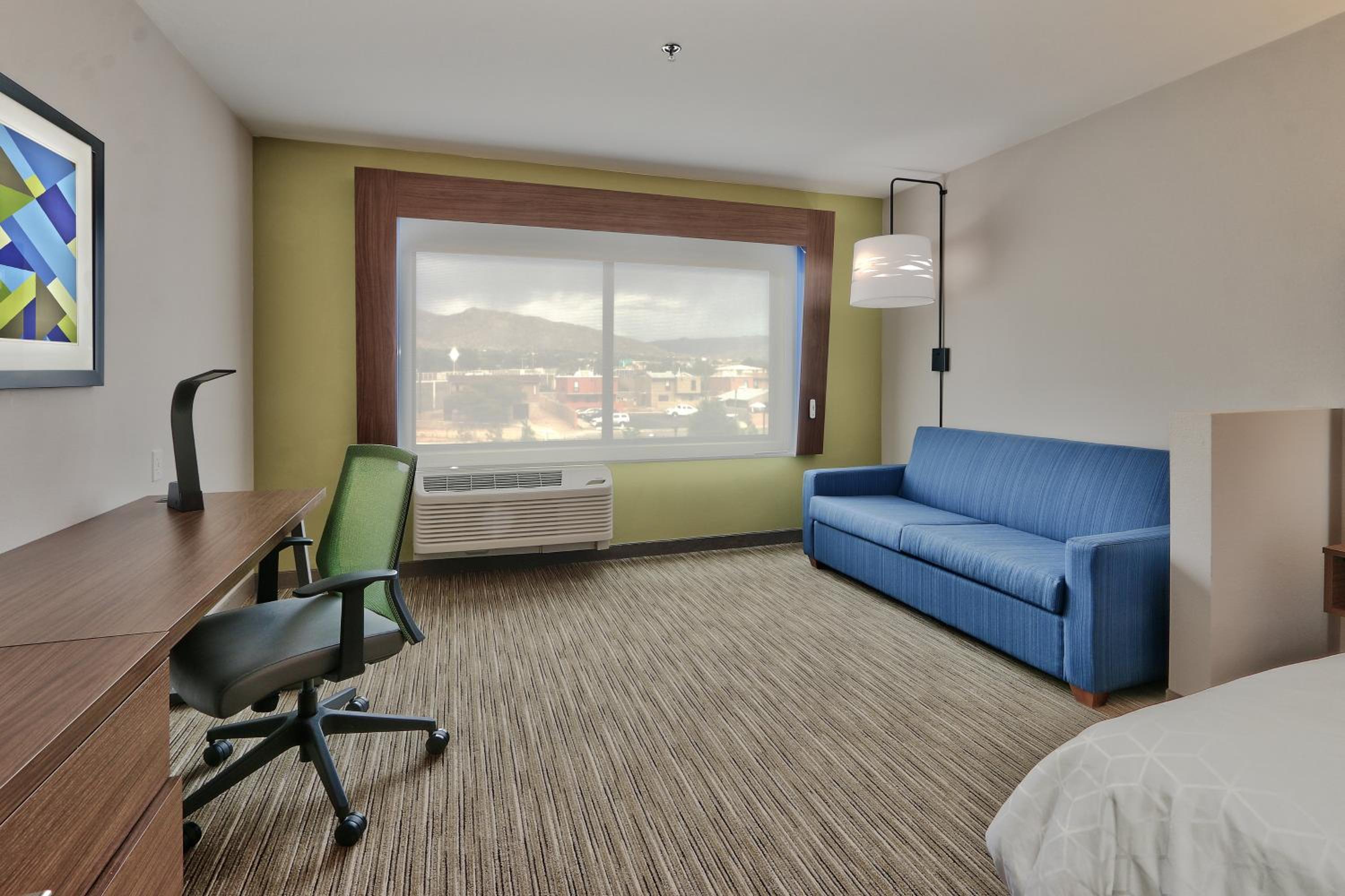 King Suite - Photo 1