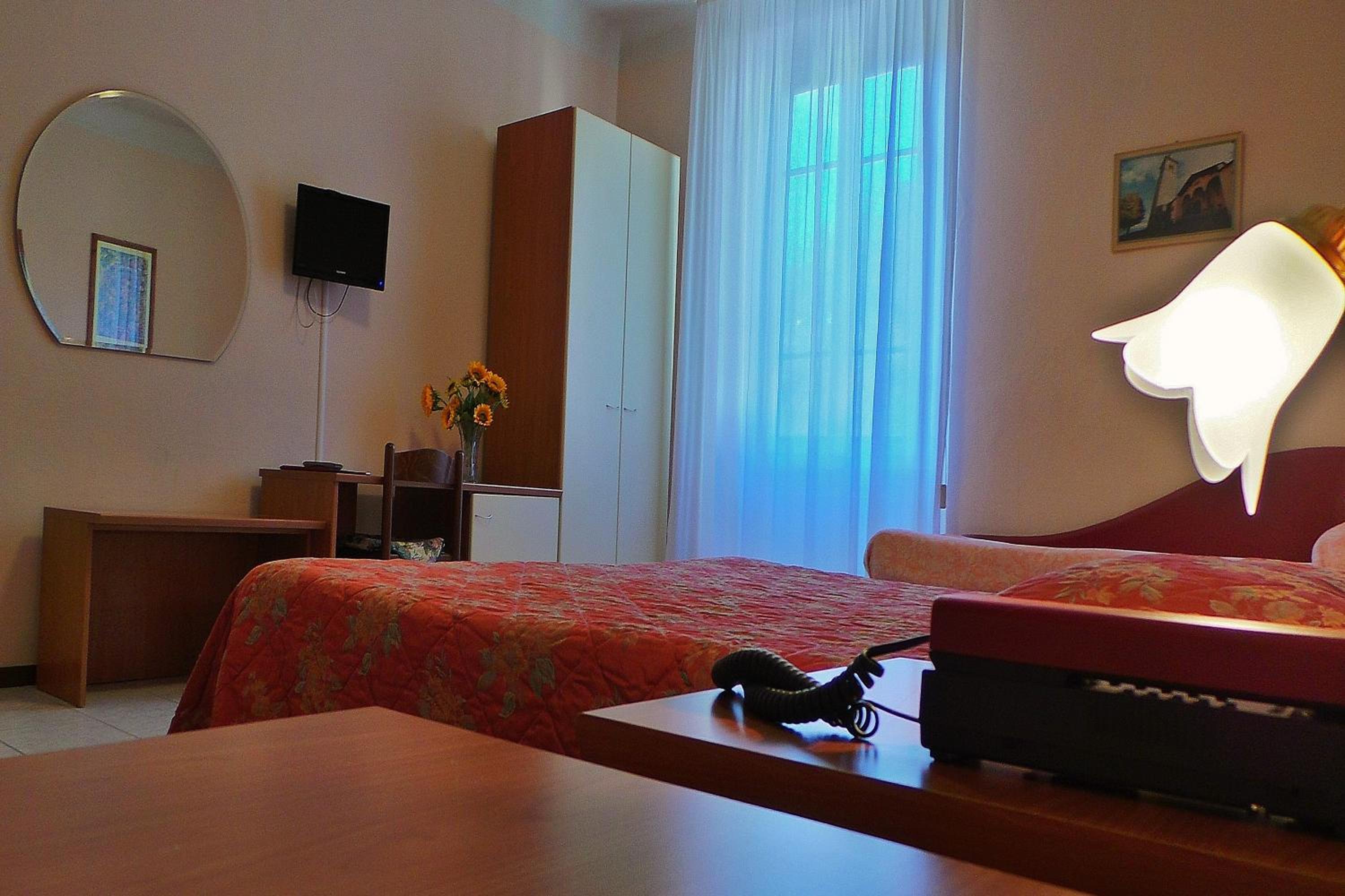 Single Room photo 3