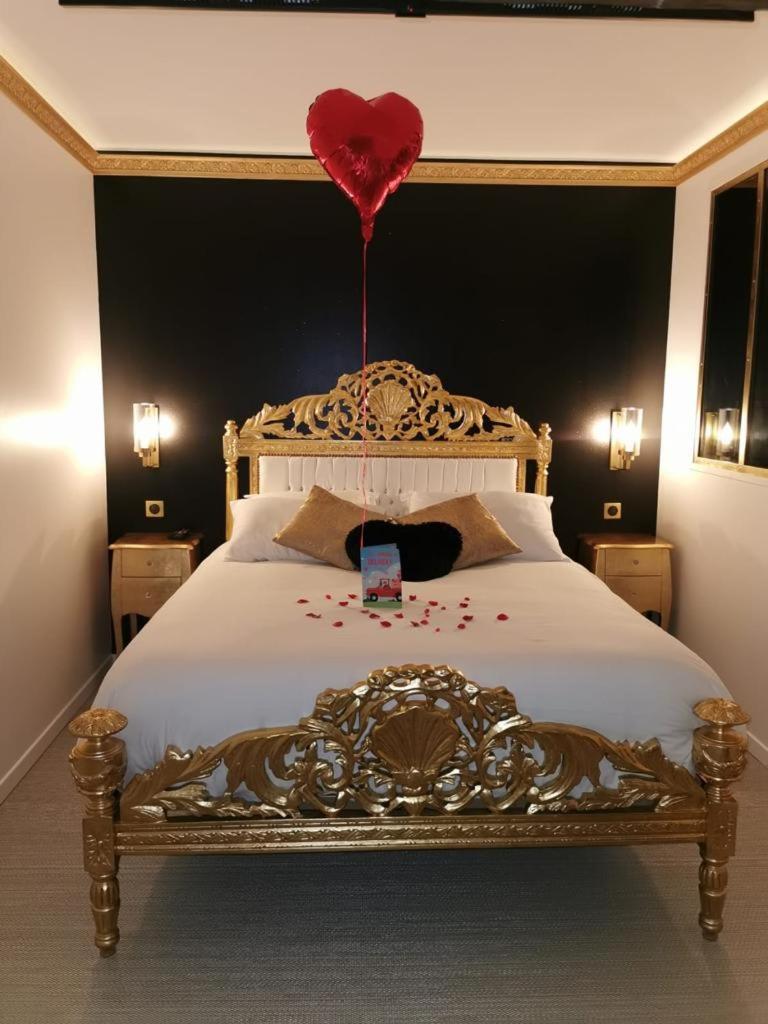 Deluxe Suite with Spa Bath