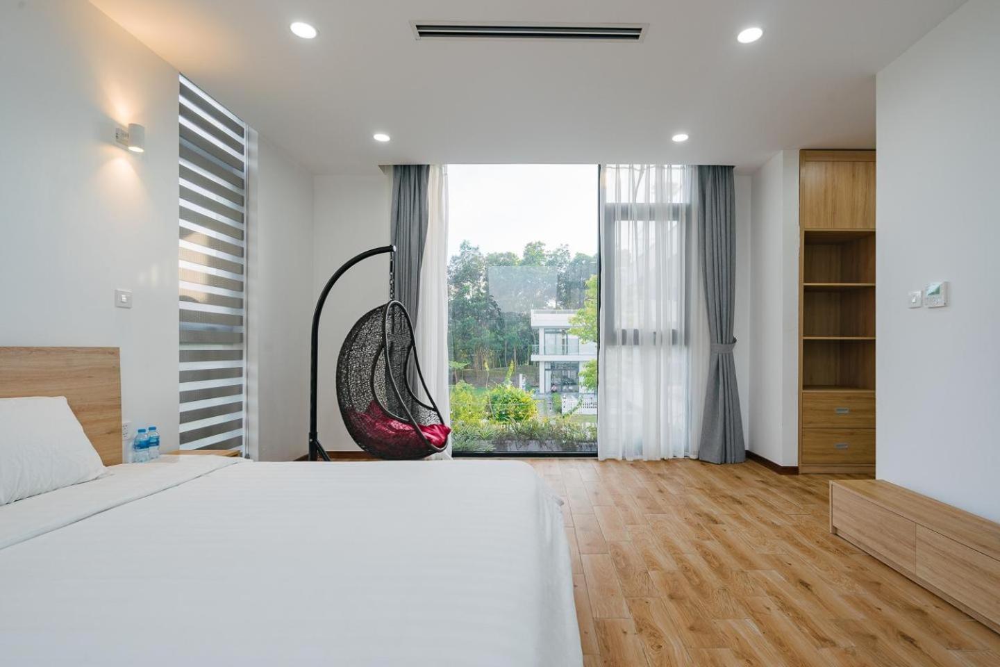 Villa with Private Pool - Photo 1
