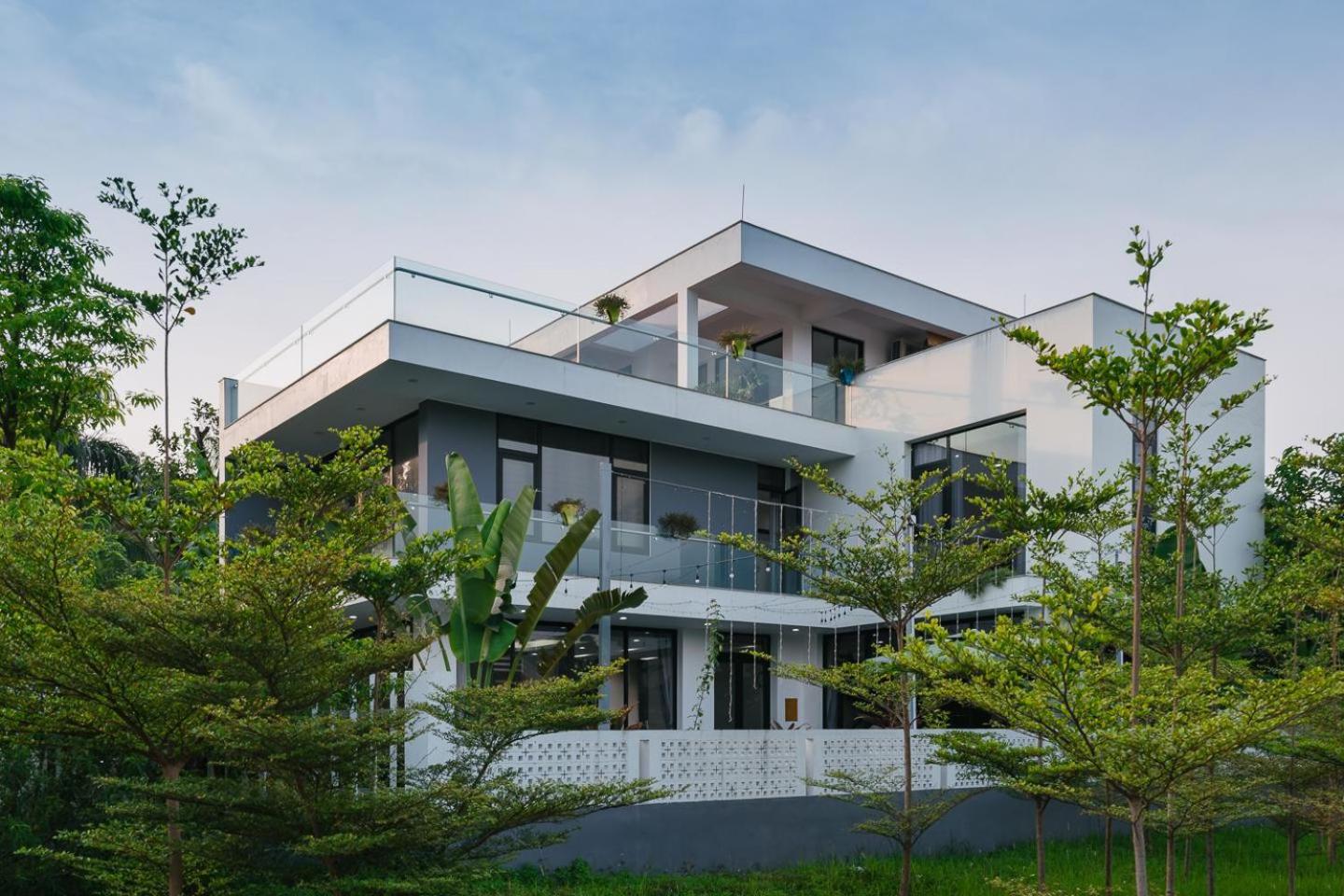 Villa with Private Pool - Photo 35