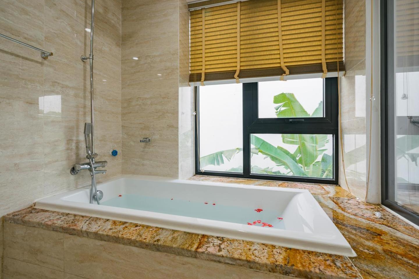 Villa with Private Pool - Photo 5