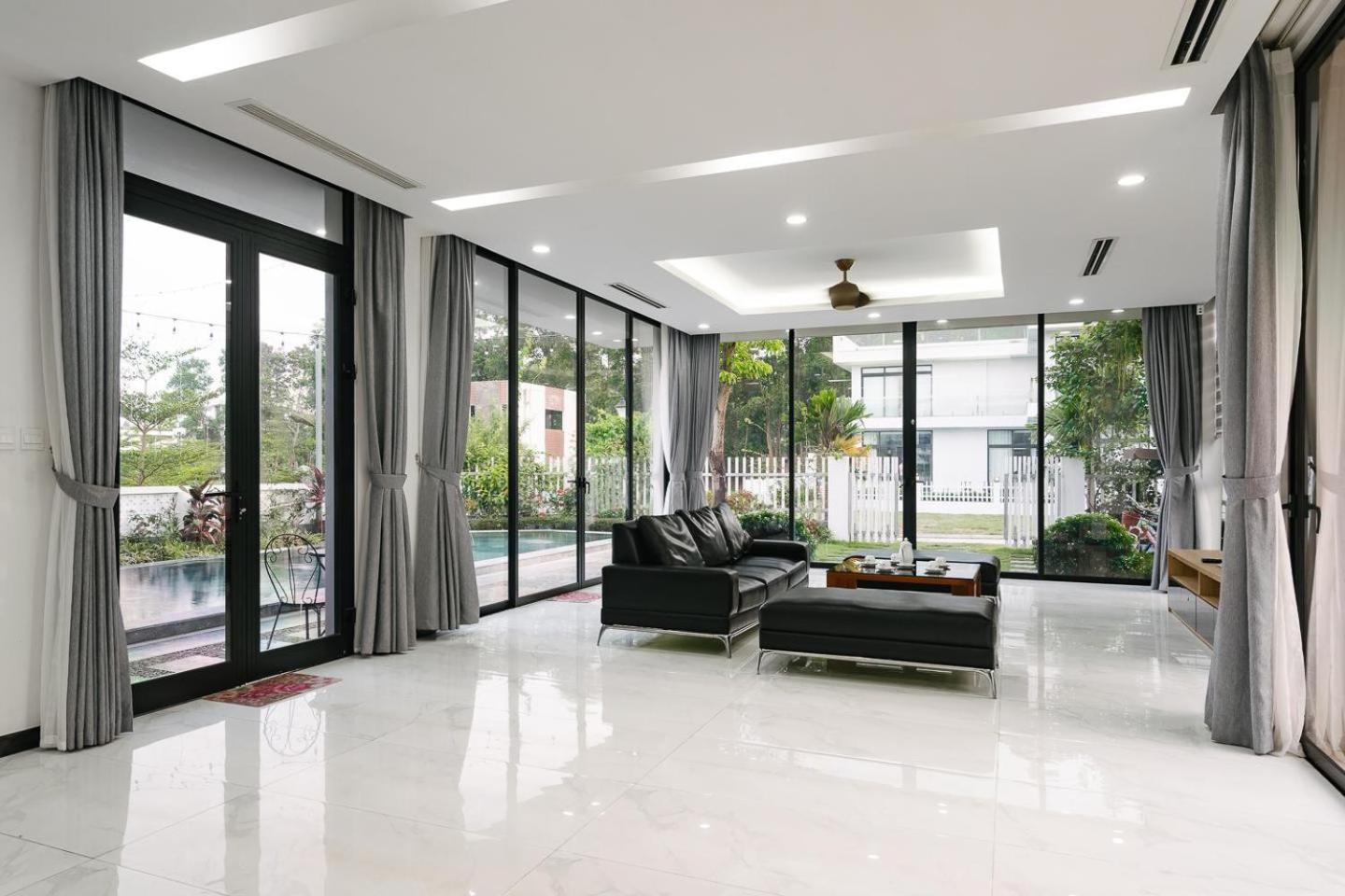 Villa with Private Pool - Photo 10