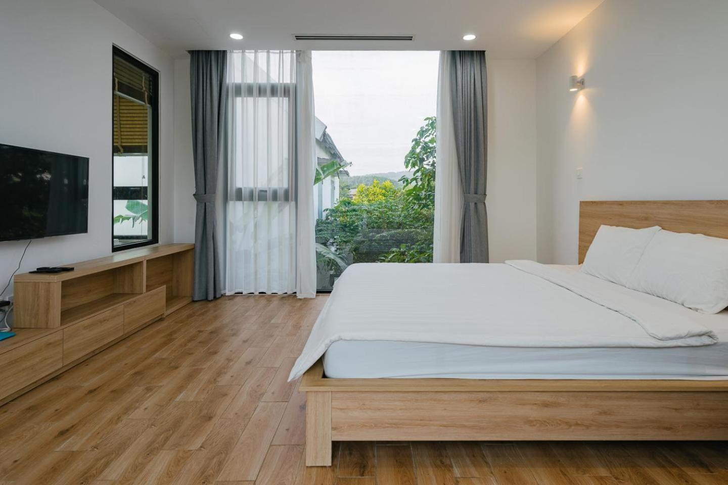 Villa with Private Pool - Photo 11