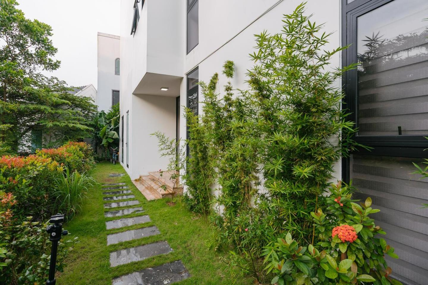 Villa with Private Pool - Photo 25