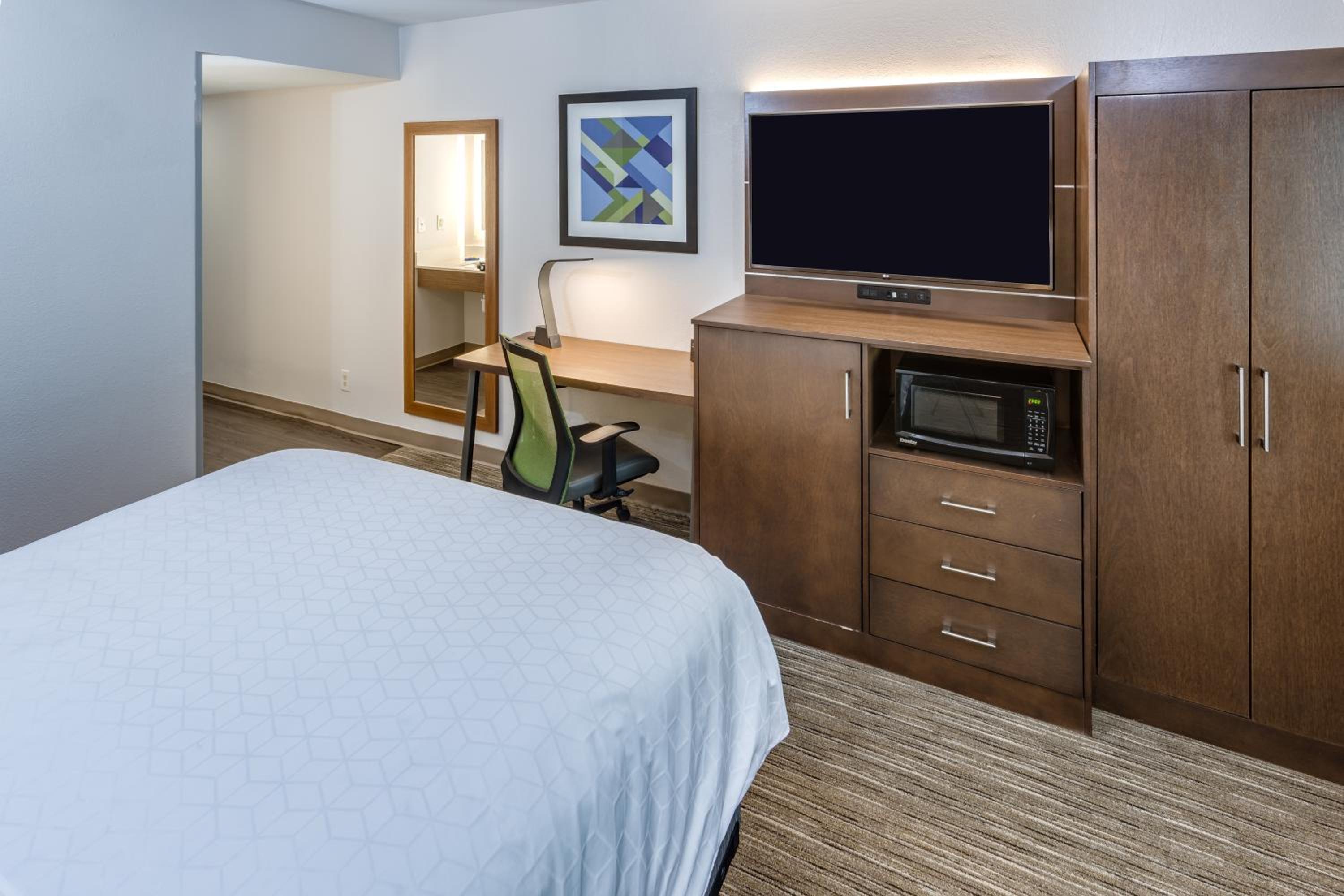 Queen Room with Two Queen Beds - Hearing Accessible/Non-Smoking - Photo 1