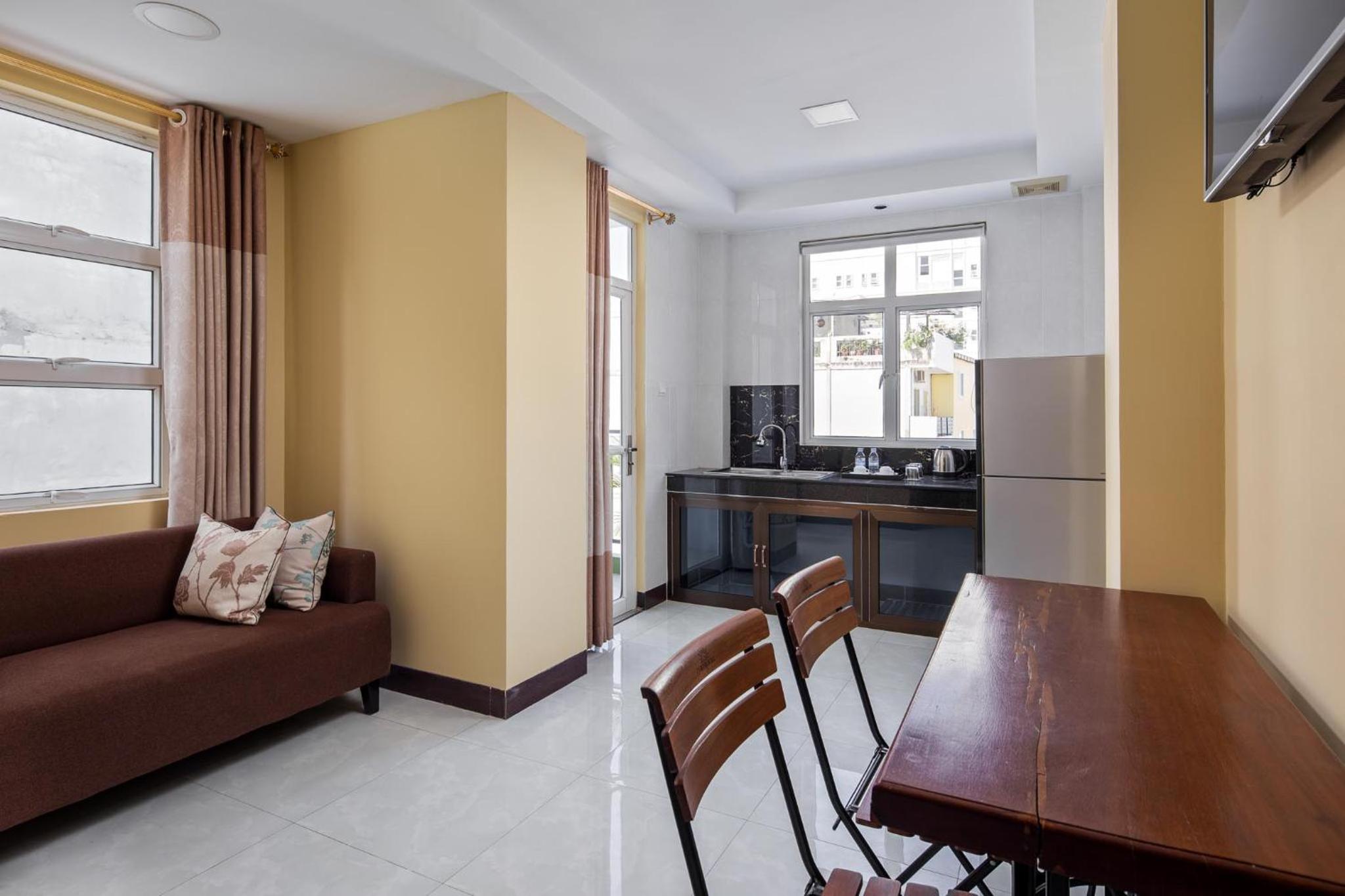 Deluxe Double Room Balcony City View - Photo 5