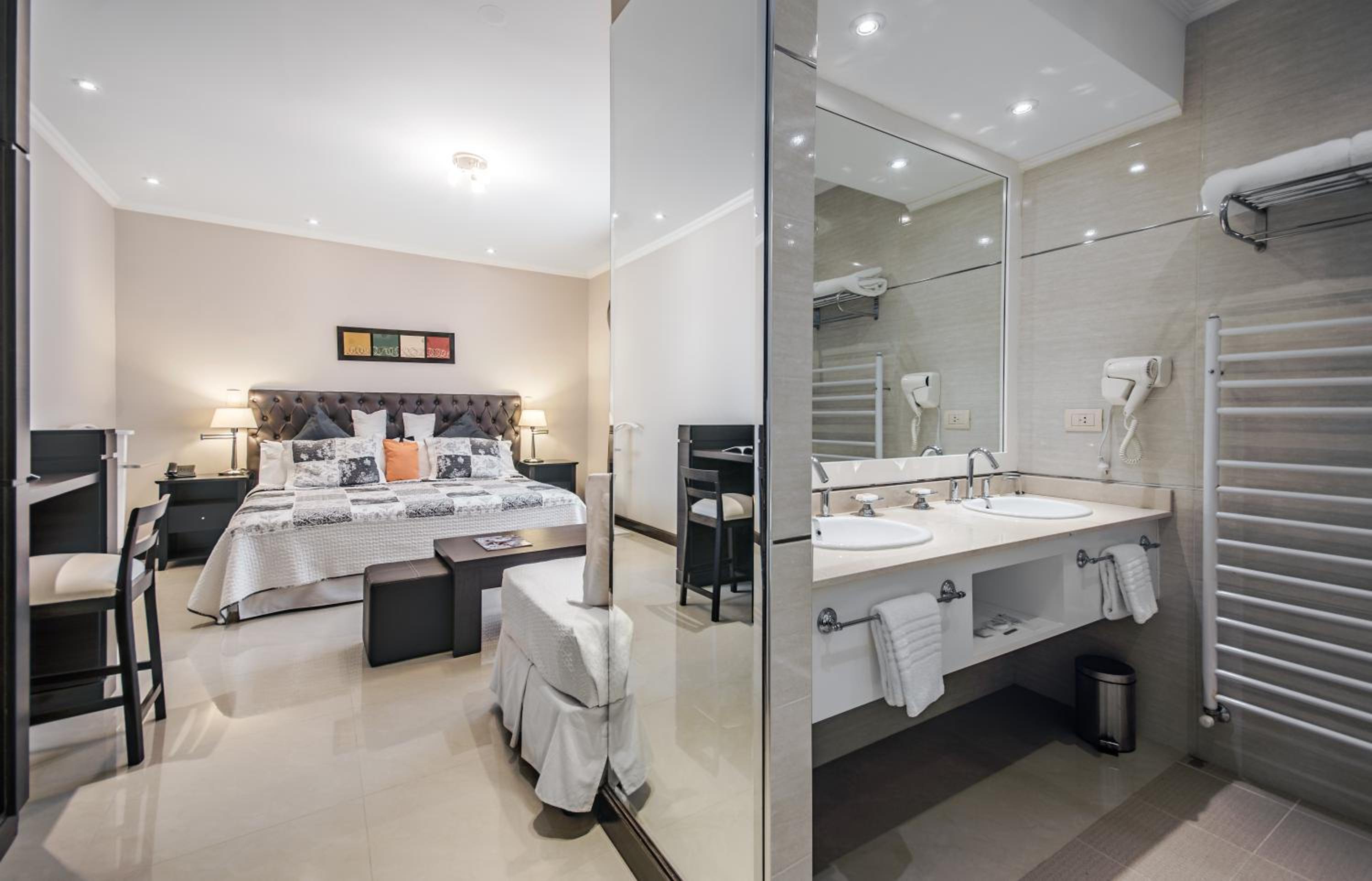 Suite photo 1