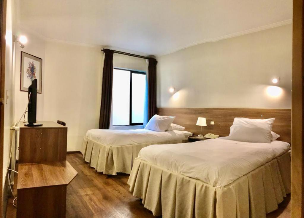 Economy Twin Room photo 3