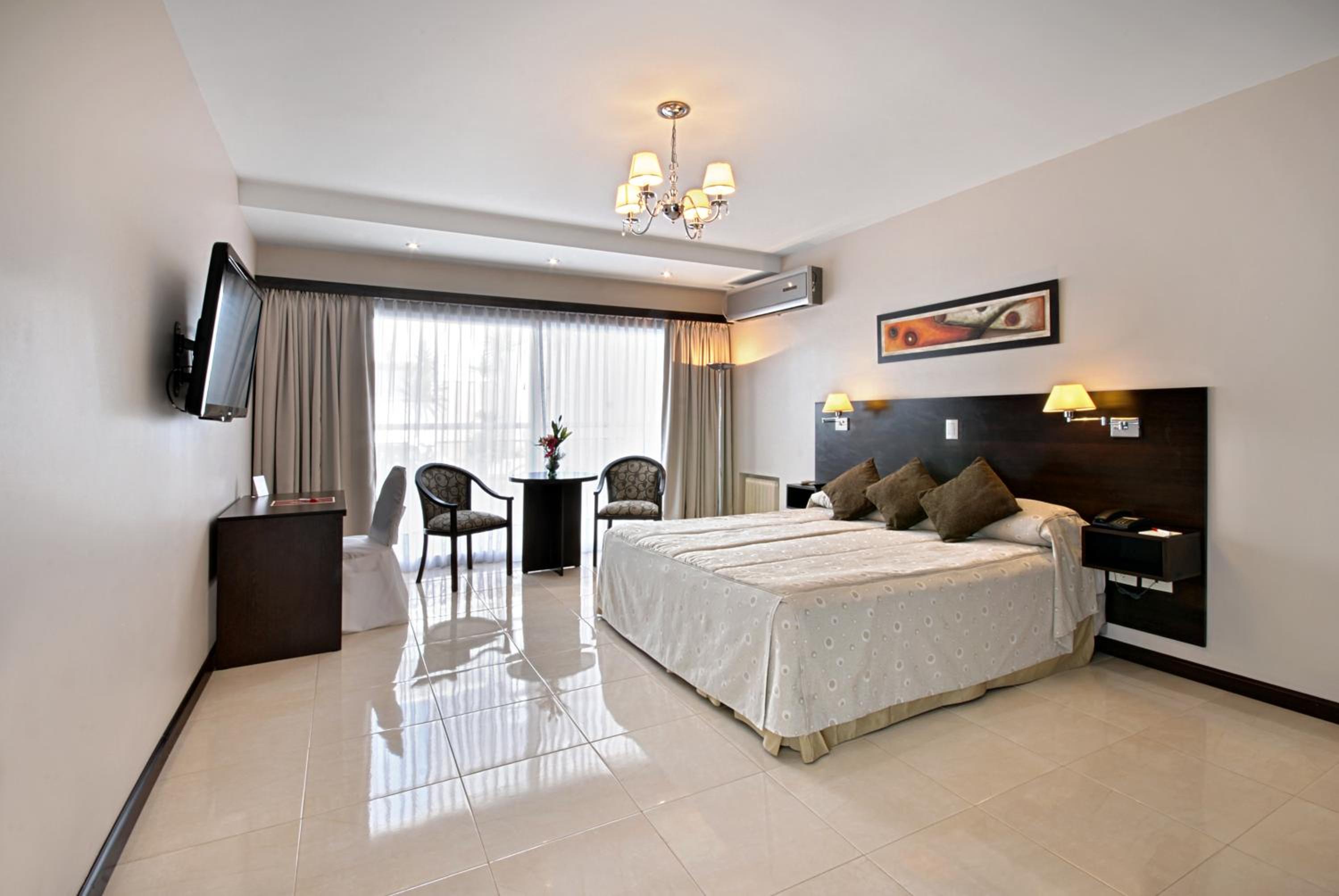 Deluxe Suite photo 3
