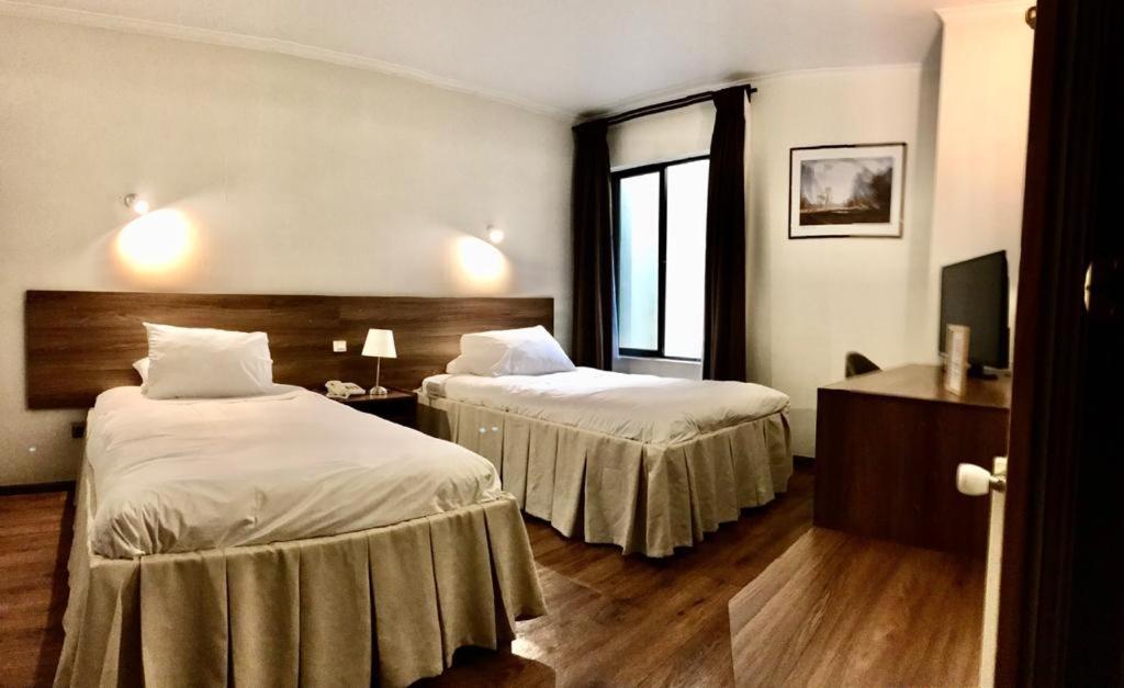 Economy Twin Room photo 2