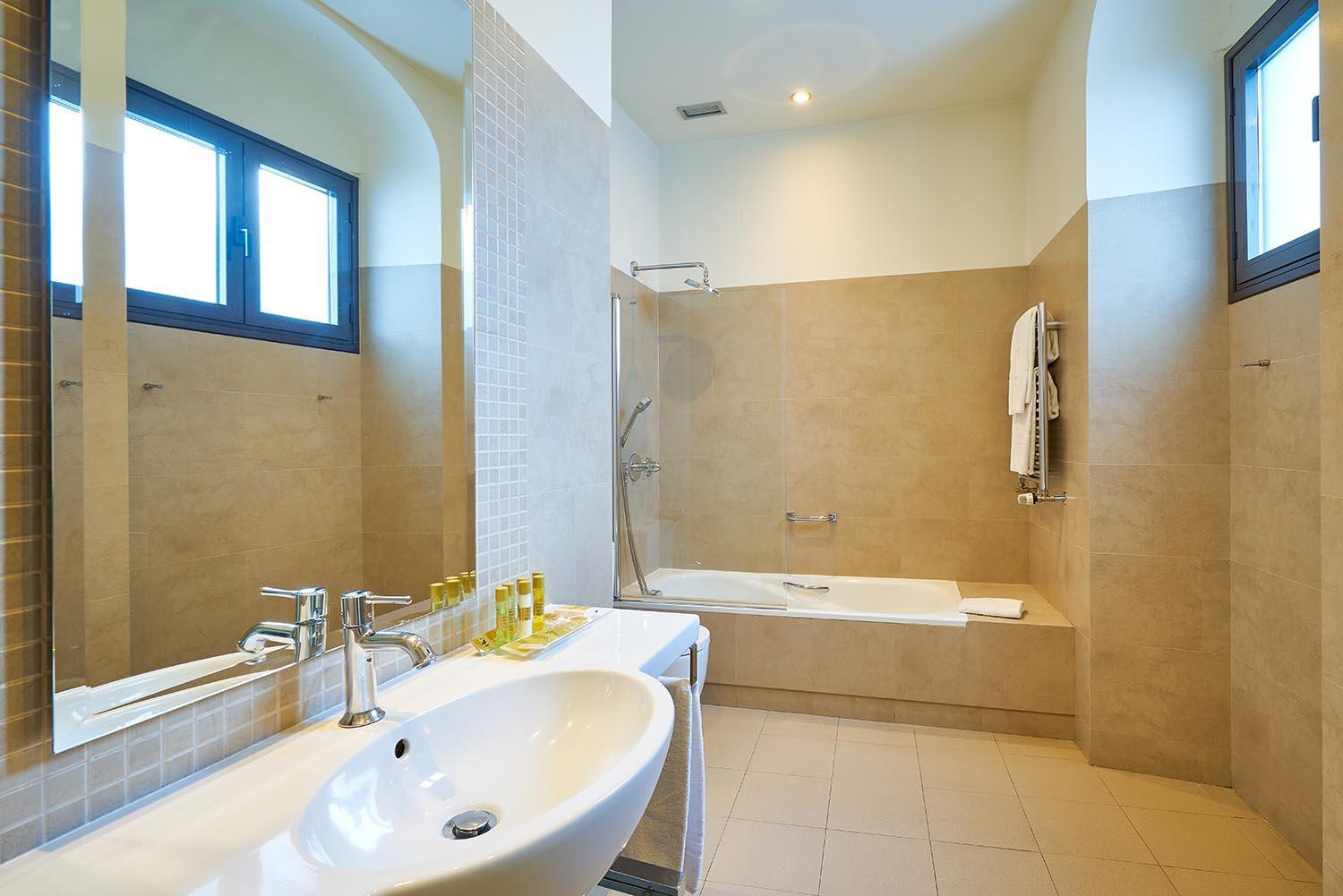Premium Room - Photo 6