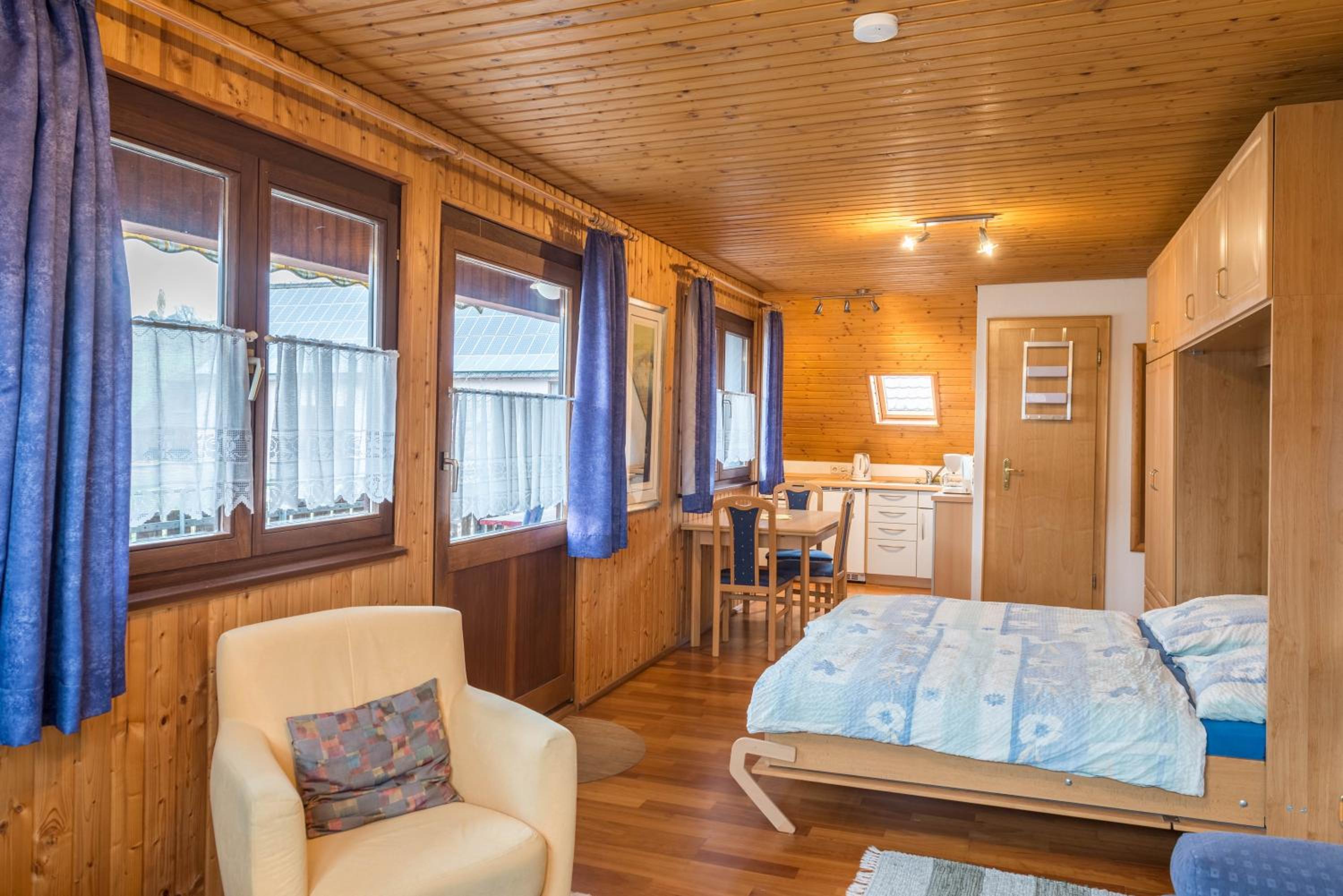 Superior One-Bedroom Apartment with Balcony - Photo 9