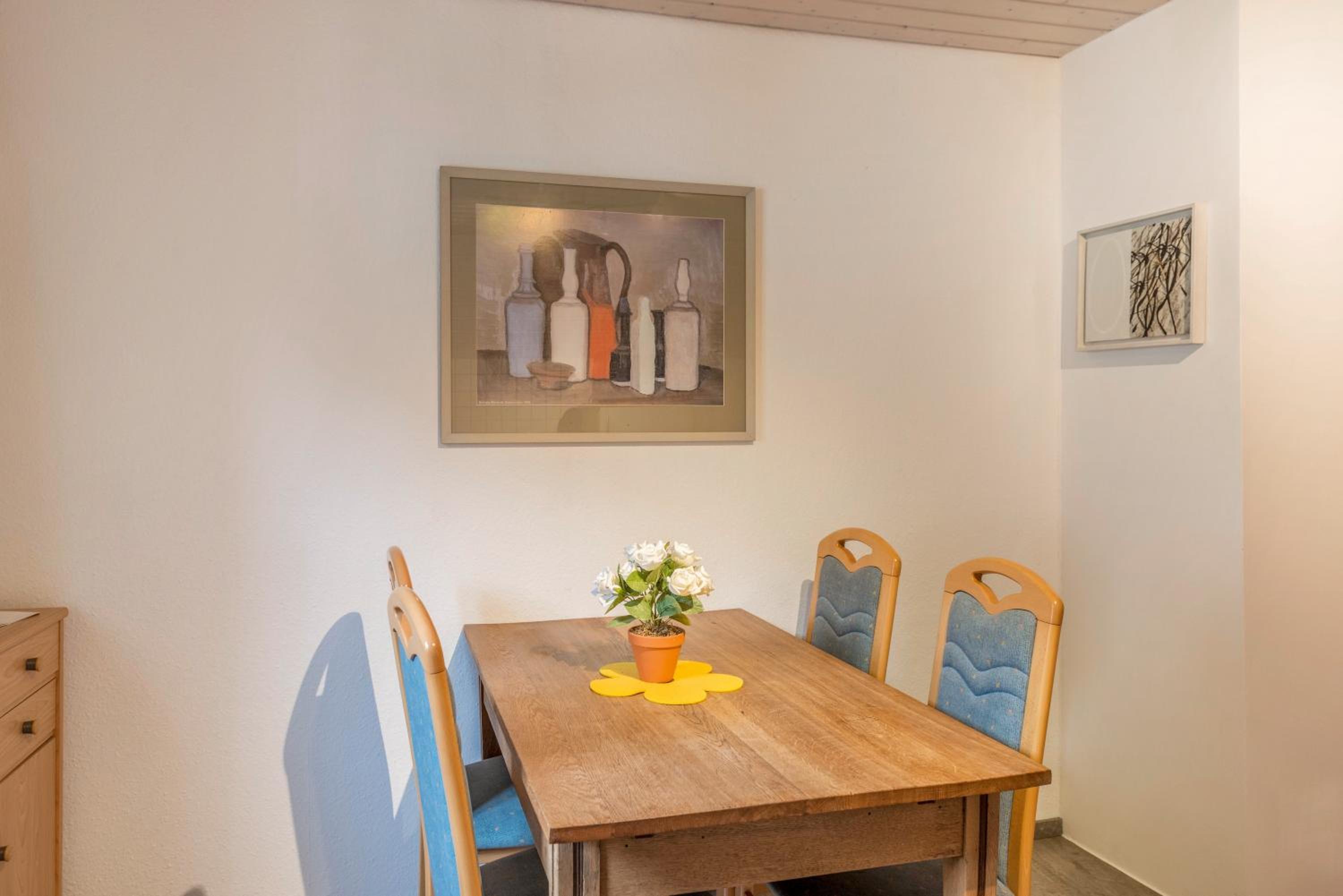 Superior One-Bedroom Apartment - Photo 4
