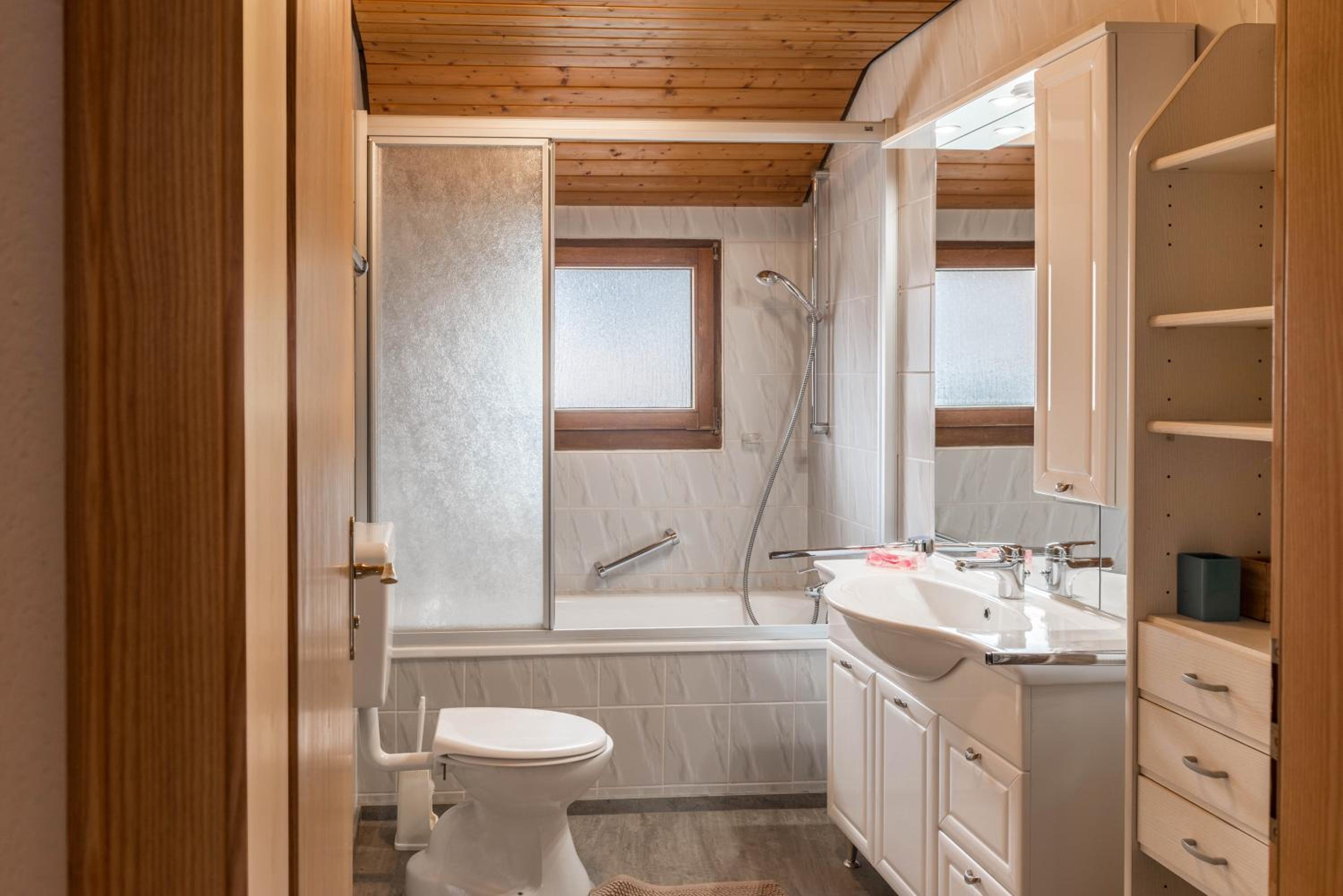 Superior One-Bedroom Apartment - Photo 14