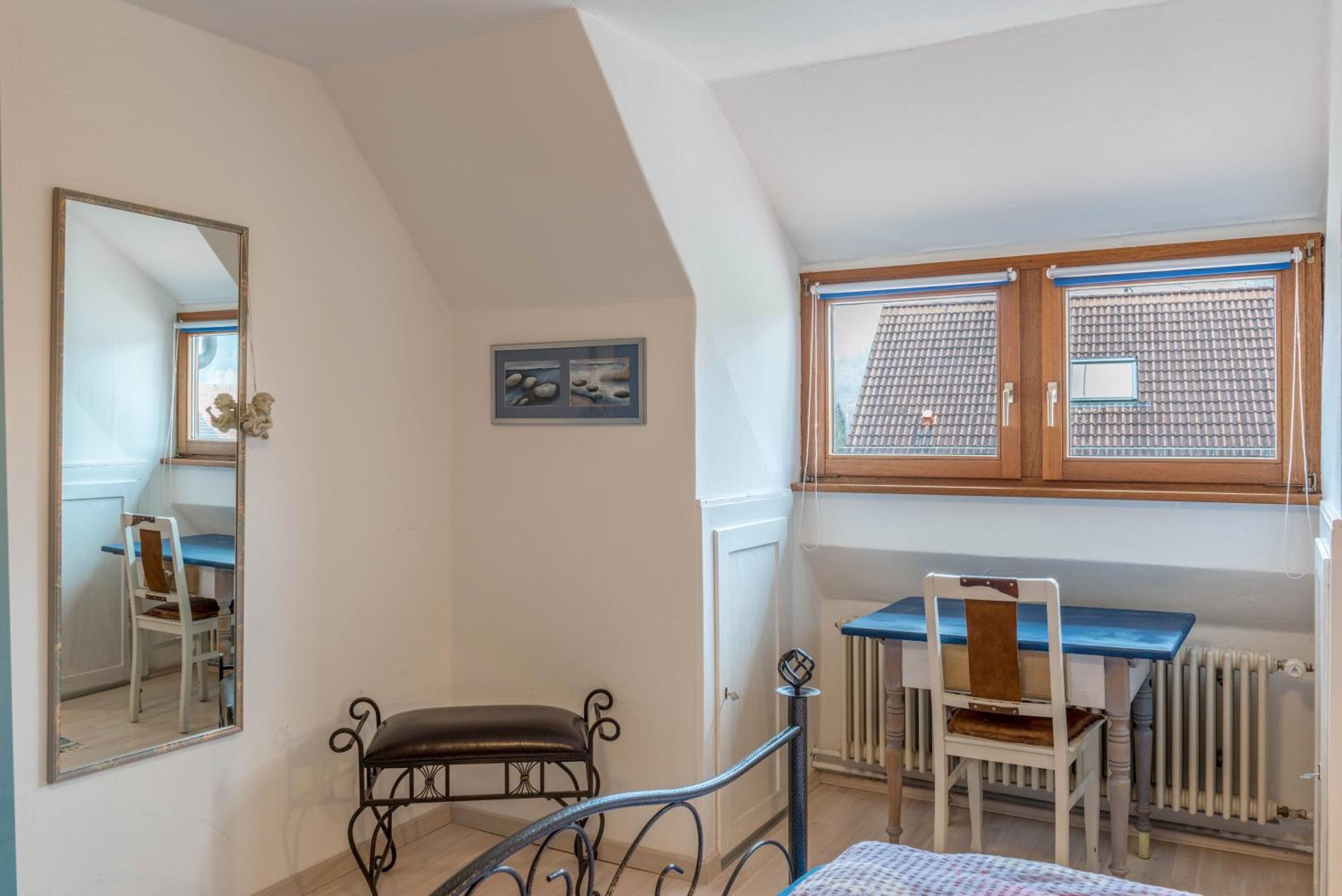 Superior One-Bedroom Apartment - Photo 17