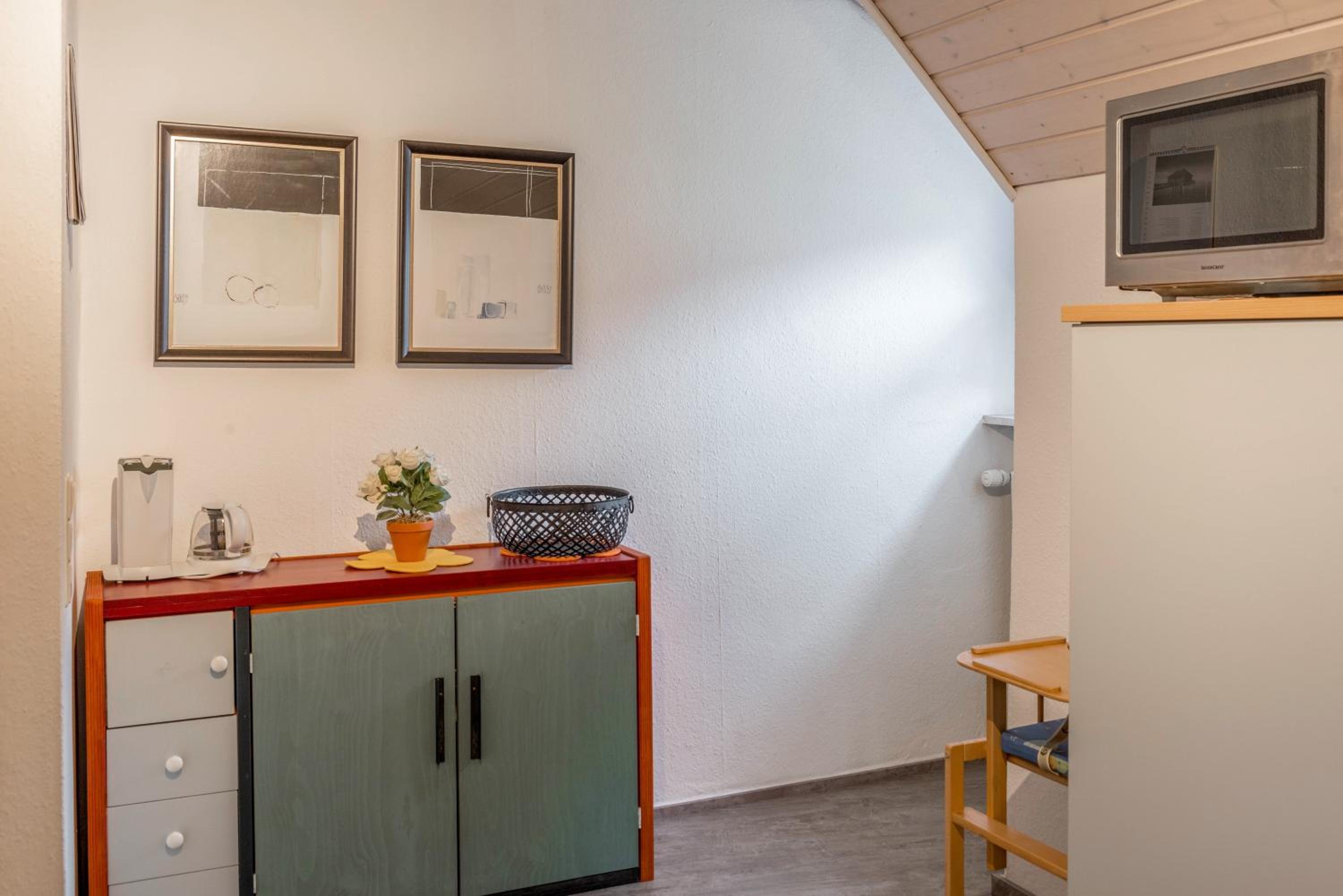 Superior One-Bedroom Apartment - Photo 23