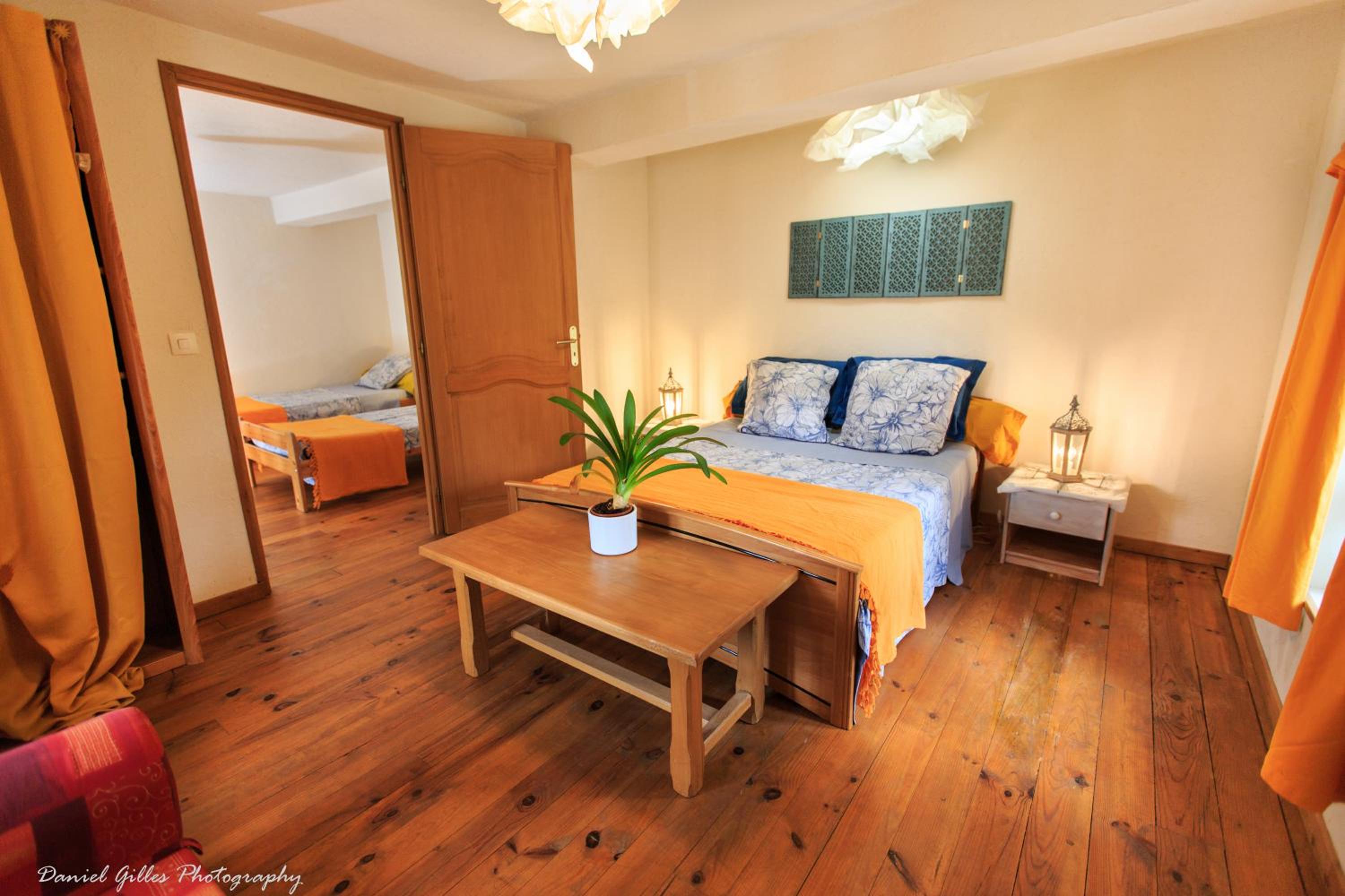 Family Room with Garden View - Photo 8