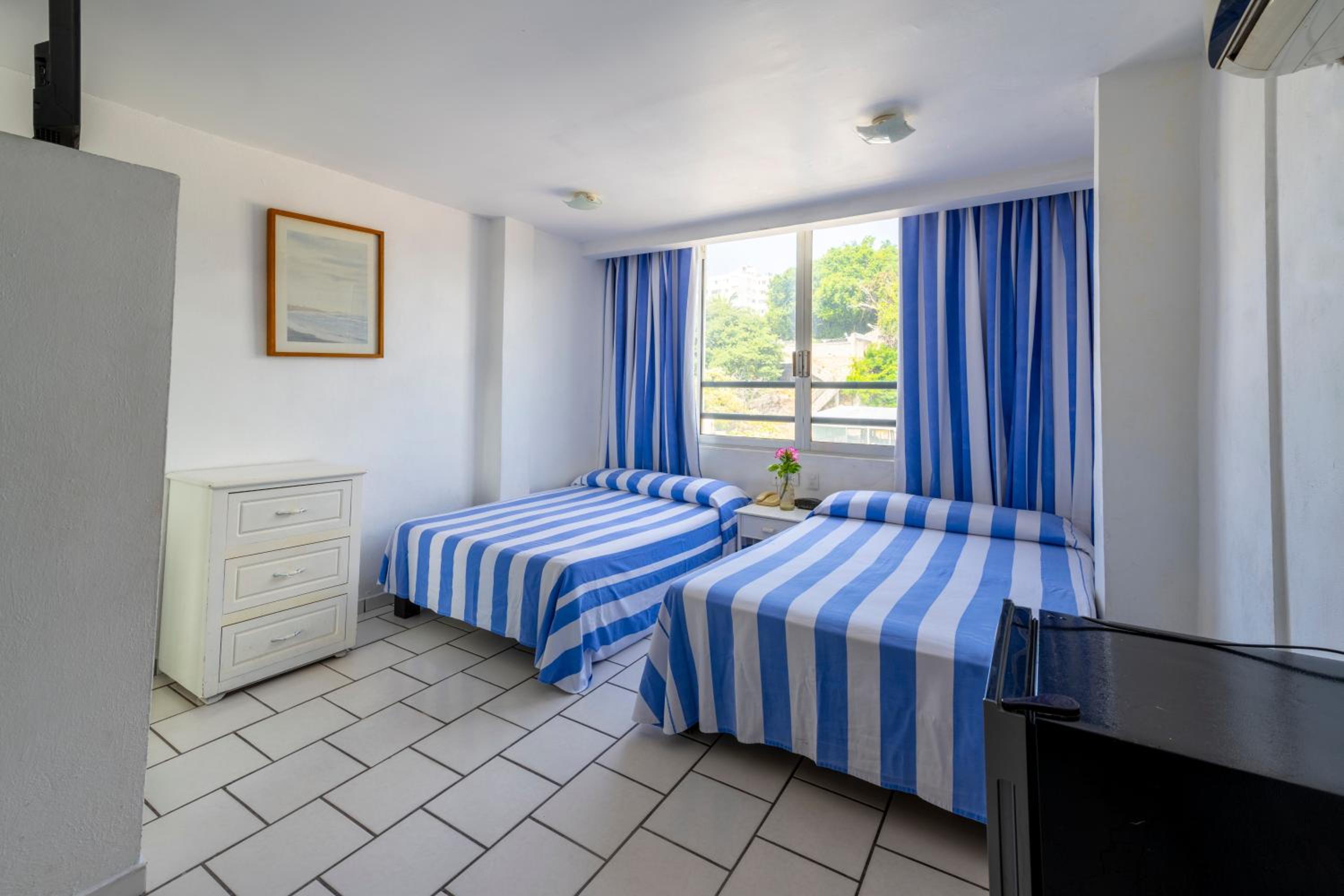 Double Room with Mountain View - Photo 1