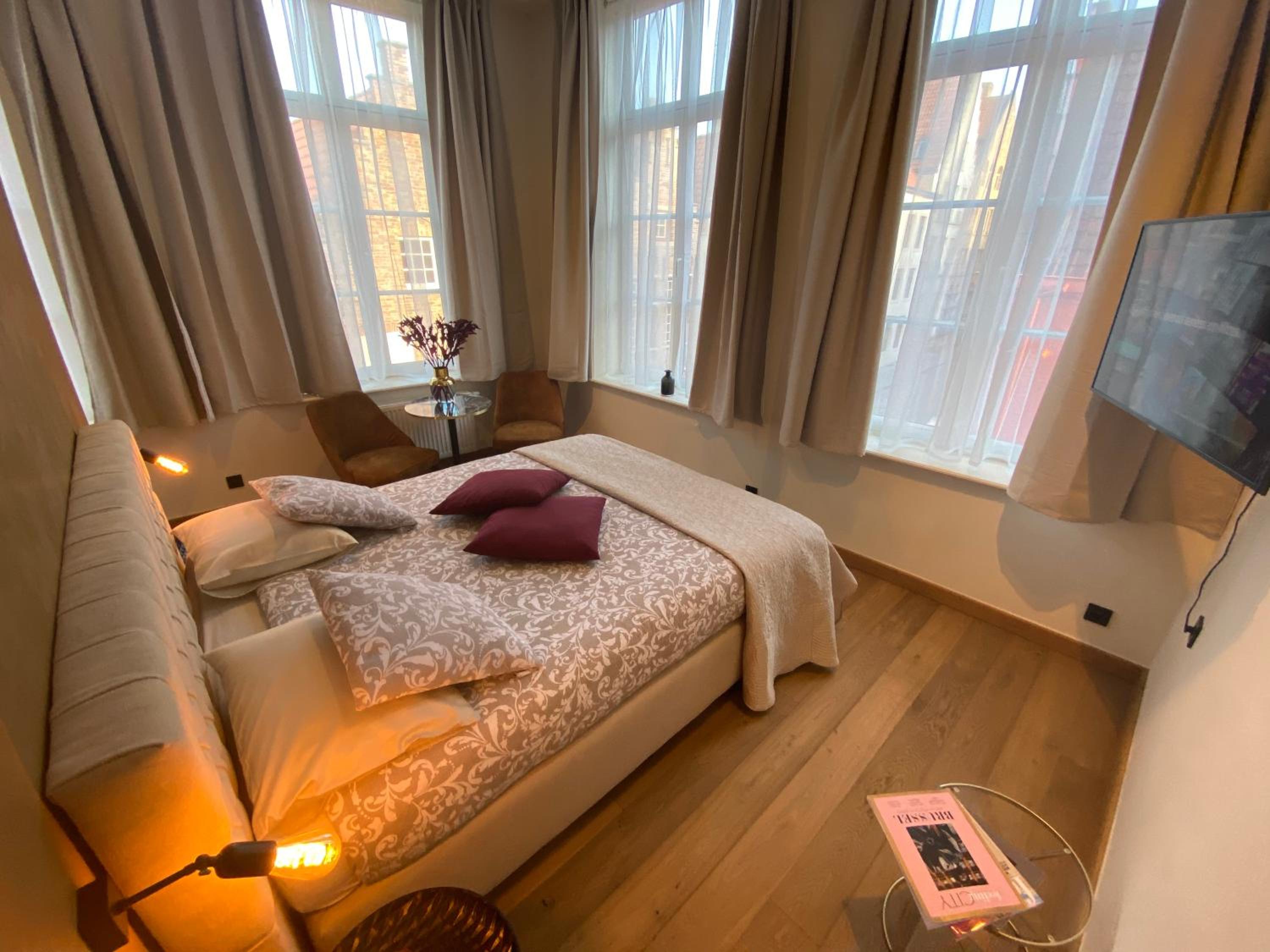 Deluxe King Room