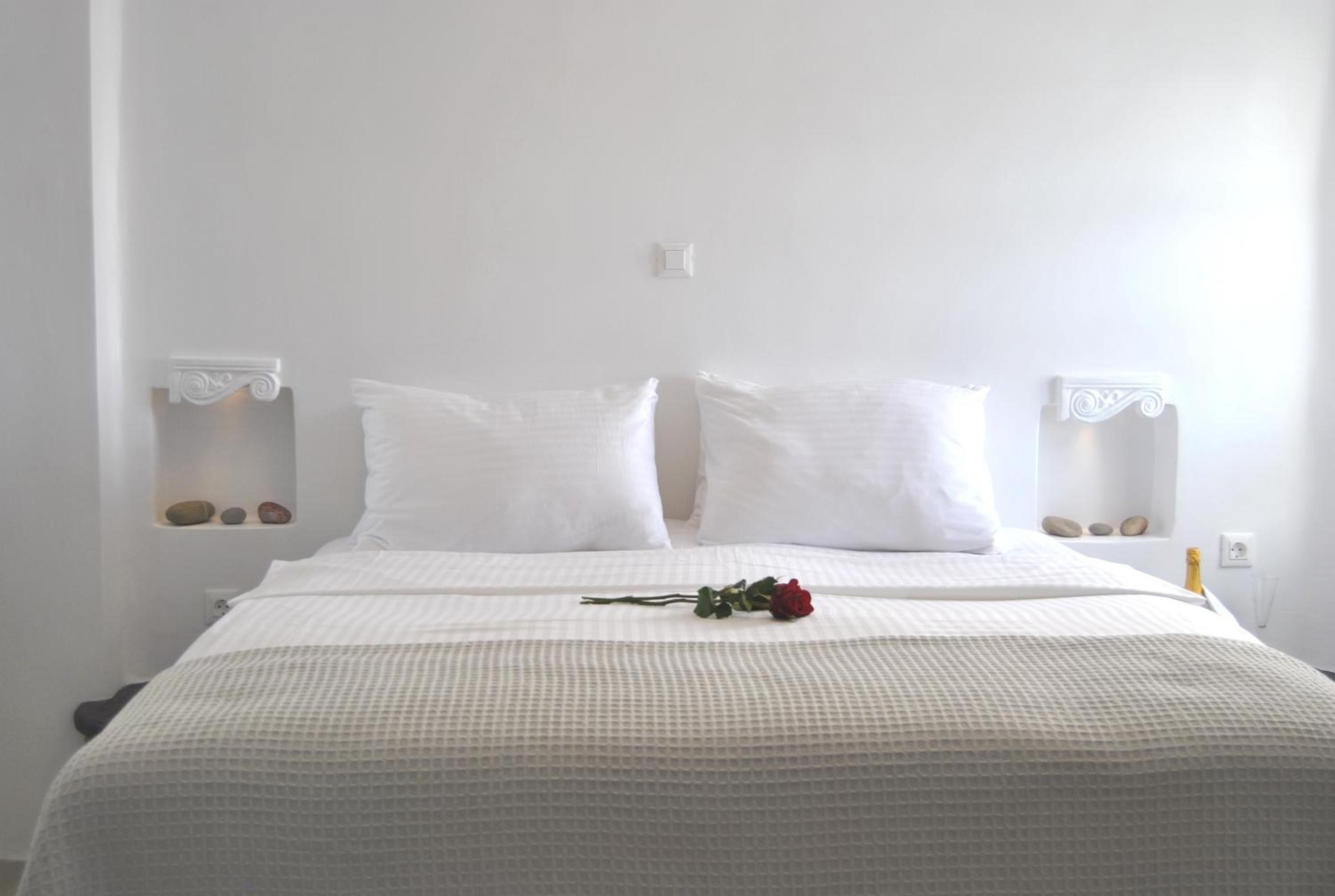 Cave Pool Suite with Private Pool and Volcano View