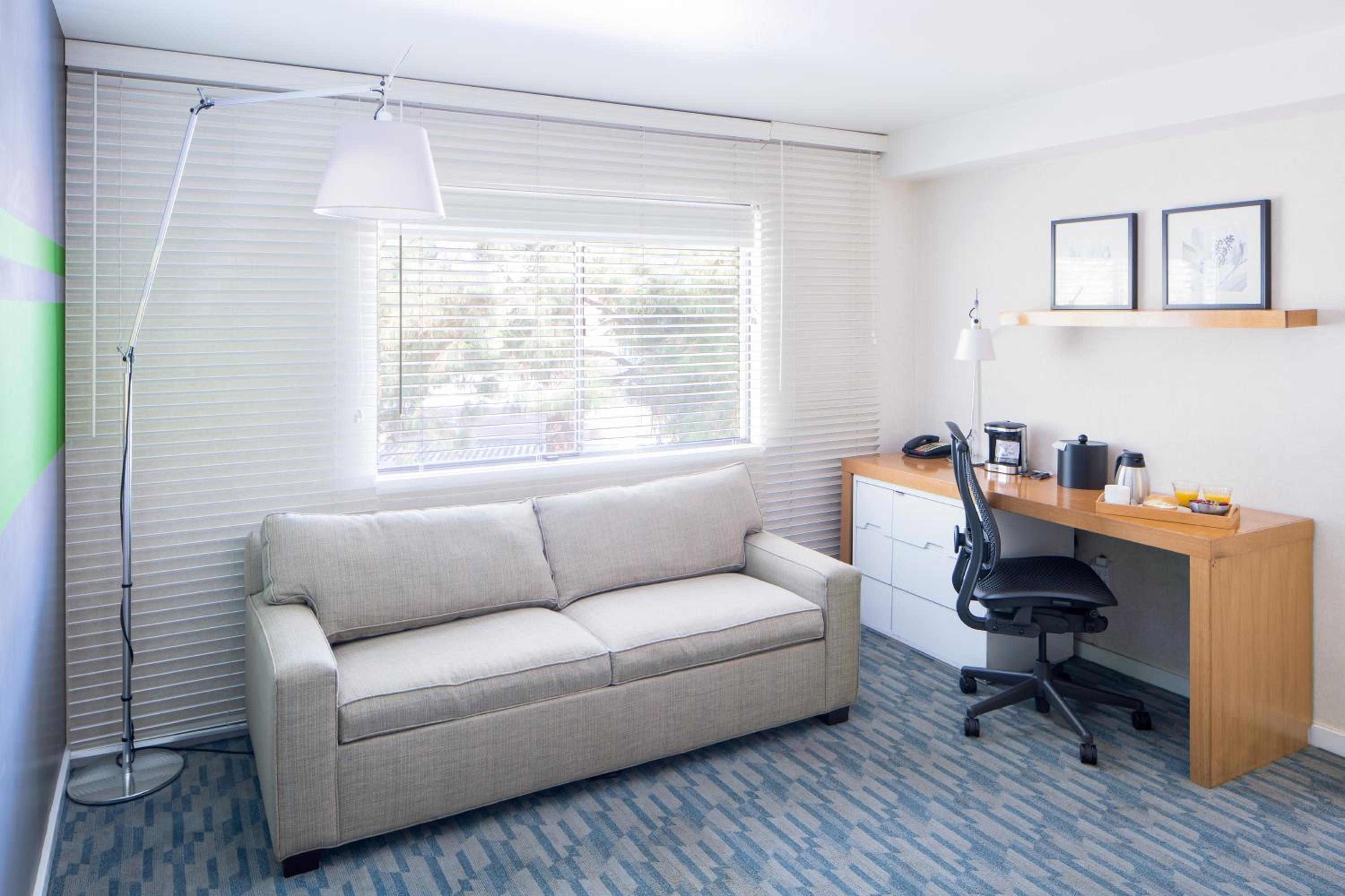 Executive Suite - Photo 2