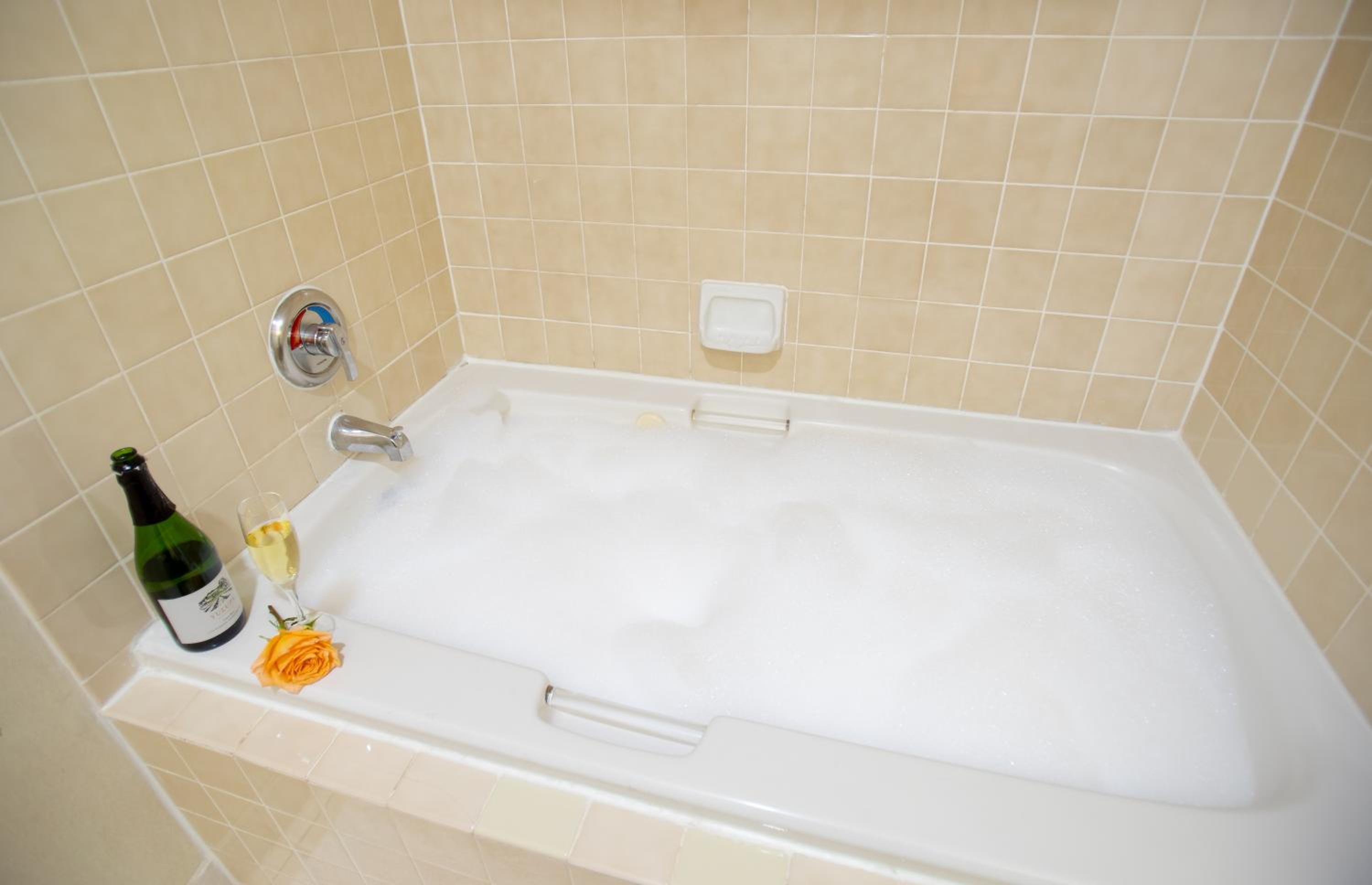 Executive Suite - Photo 4