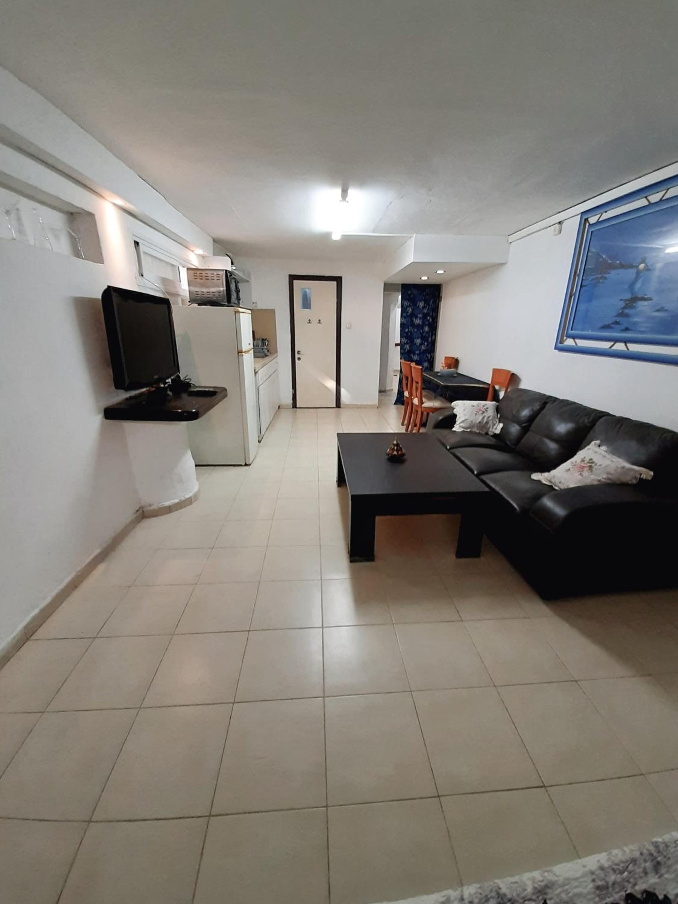 Family Room with Private Bathroom - Photo 6