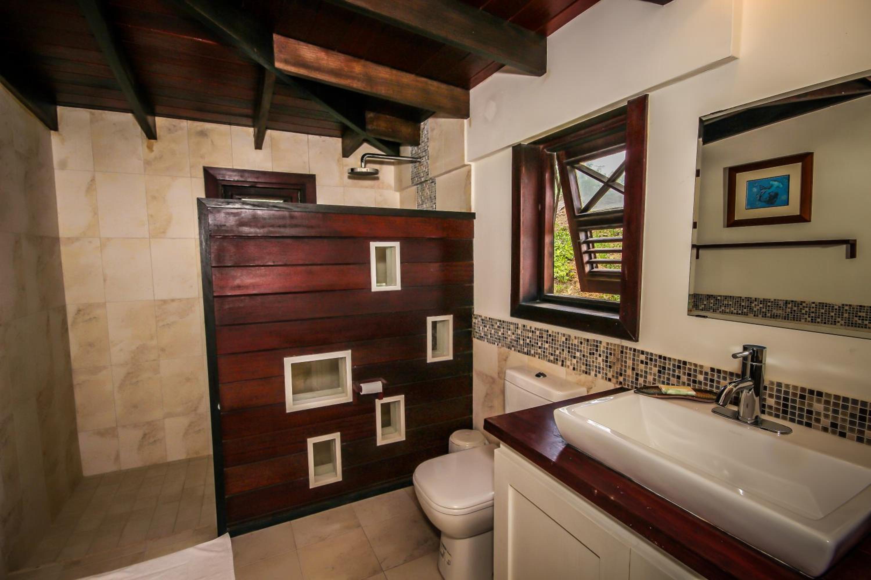 One-Bedroom Suite photo 2