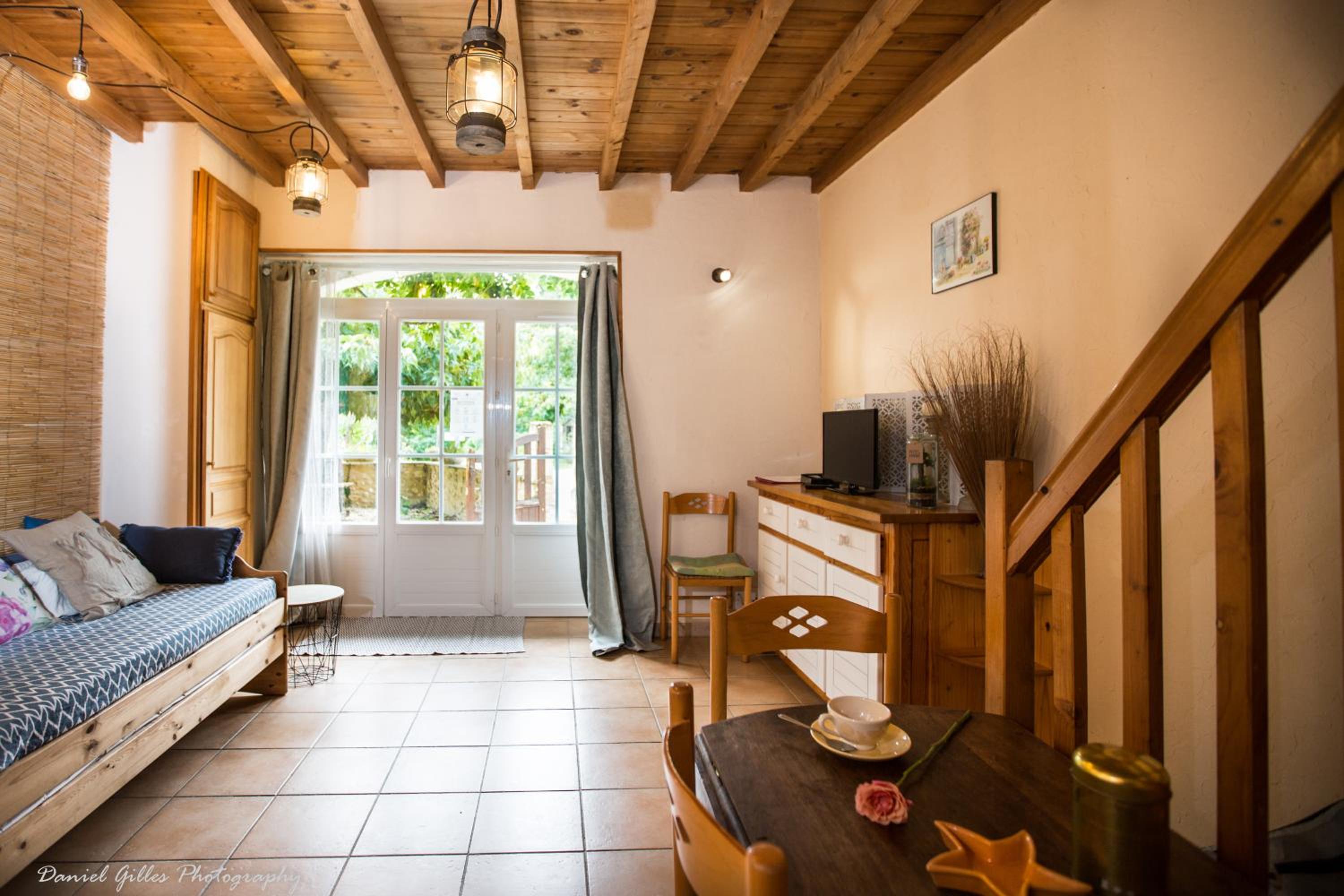 Family Room with Garden View - Photo 6