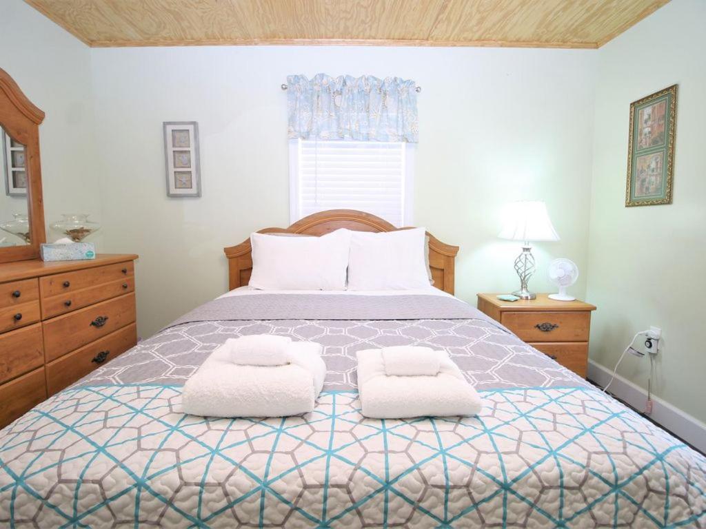 Three-Bedroom House photo 2