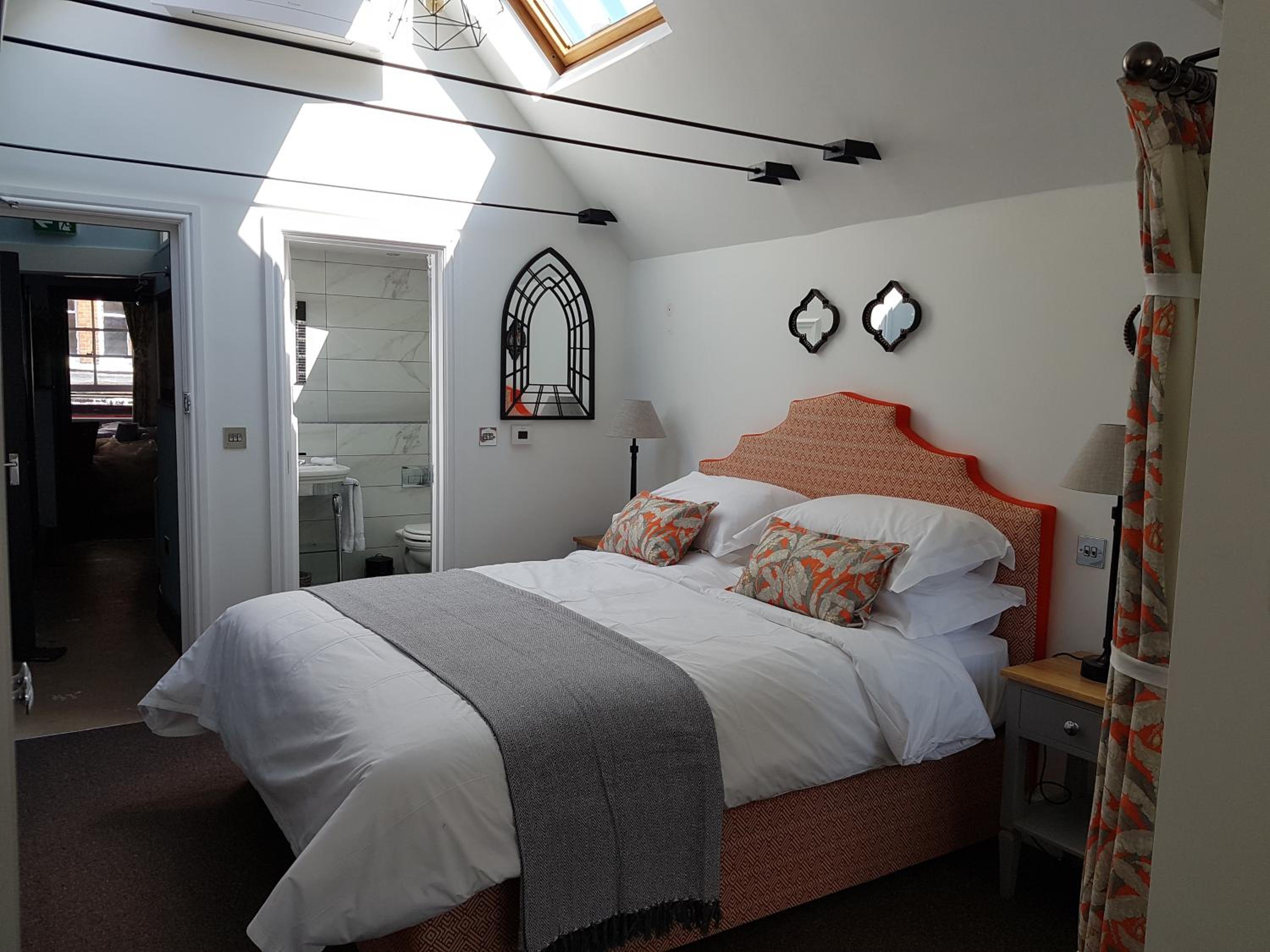 Deluxe Double Room With Shower