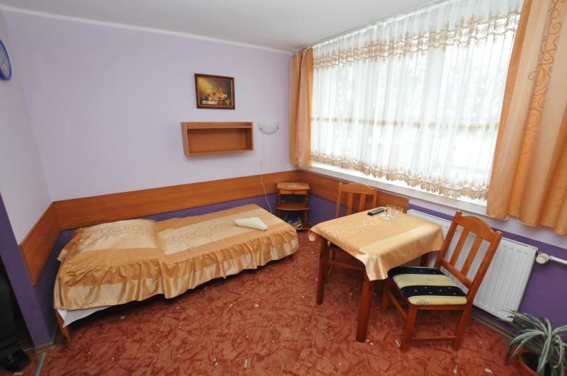Single Room with Shared Bathroom photo 2