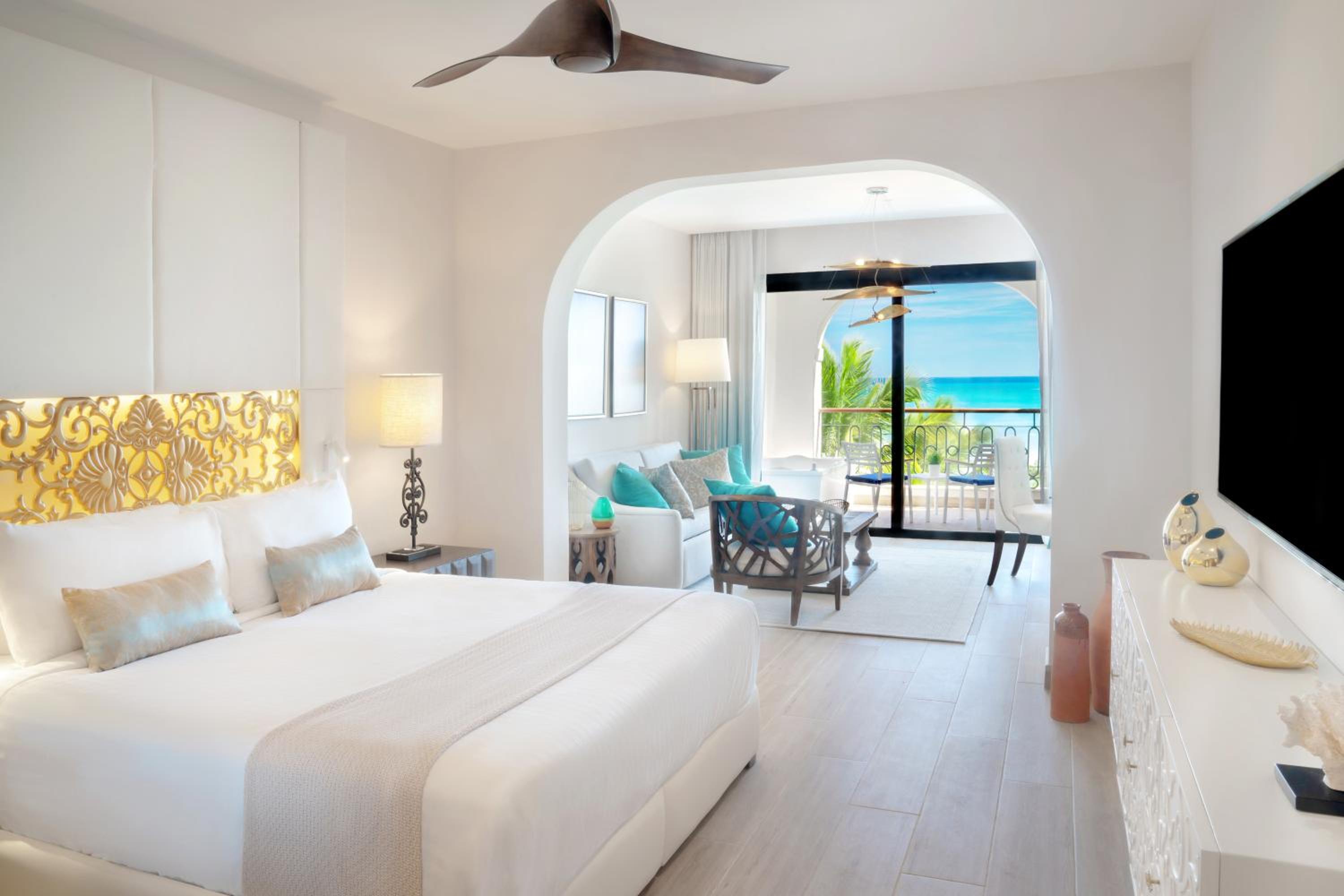 Premium Luxury, Junior Suite, 1 King, Ocean view, Balcony — the resort's own picture — photo supplied by the resort
