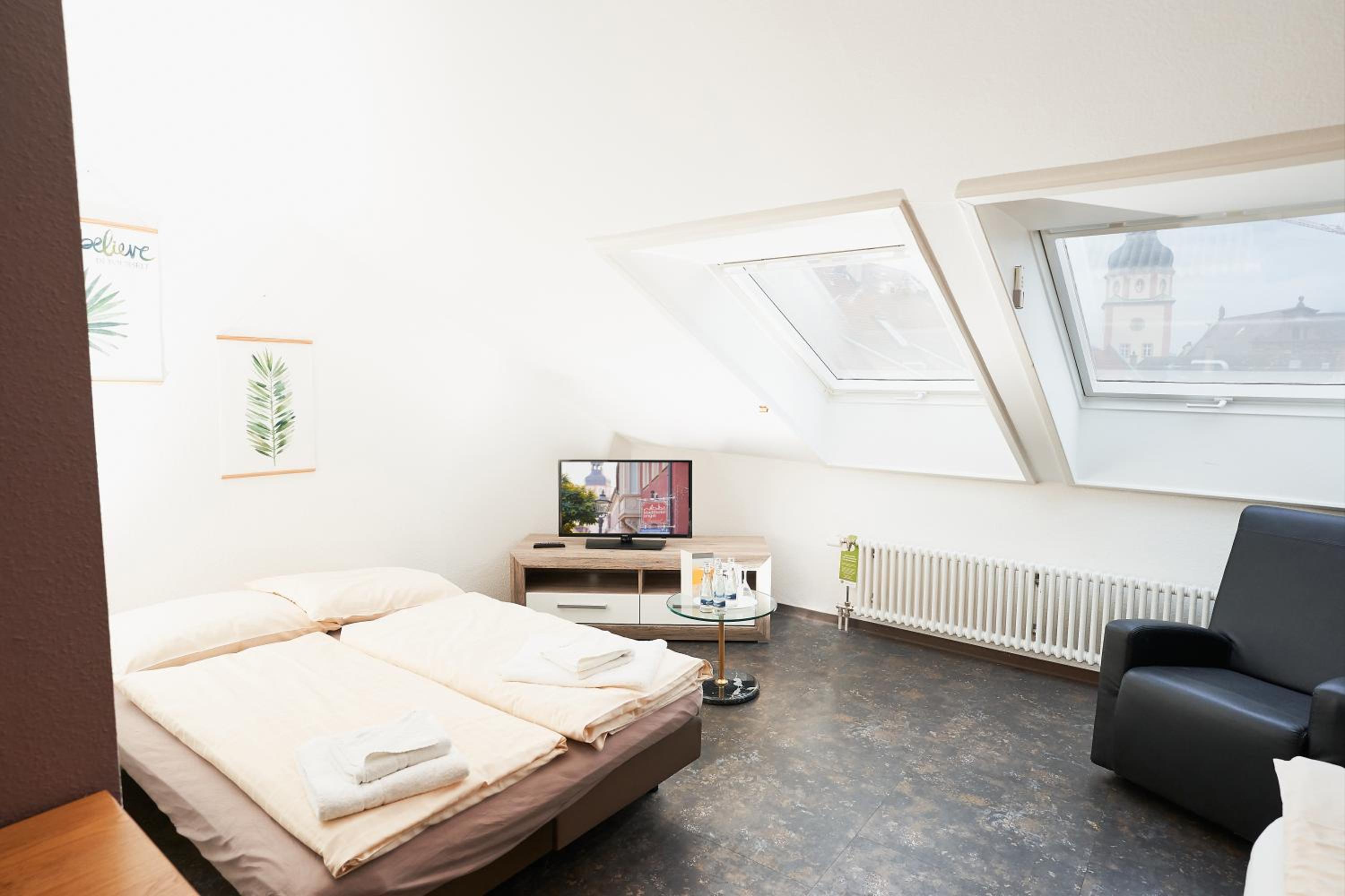 2 adjoining Double Rooms photo 1