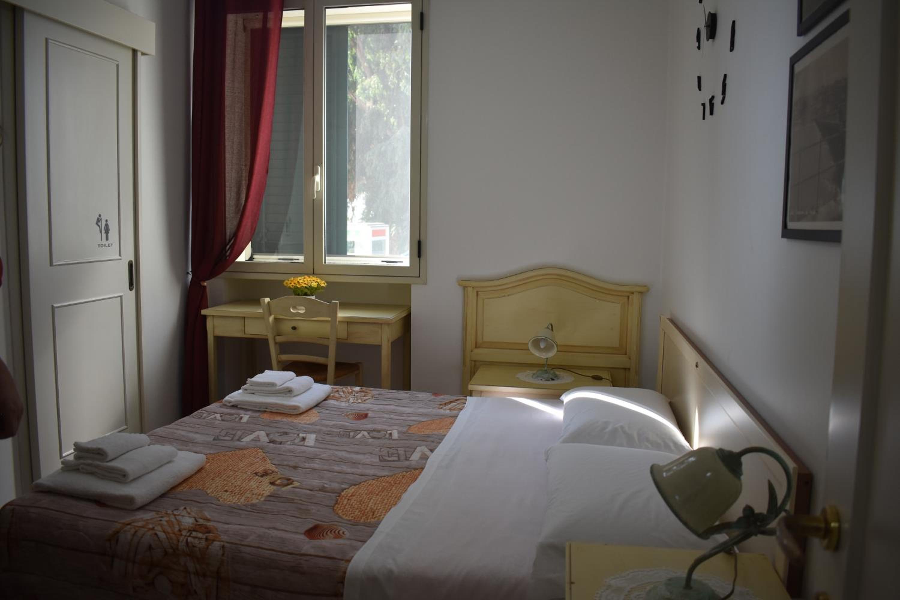 Double Room with Sea View - Photo 7