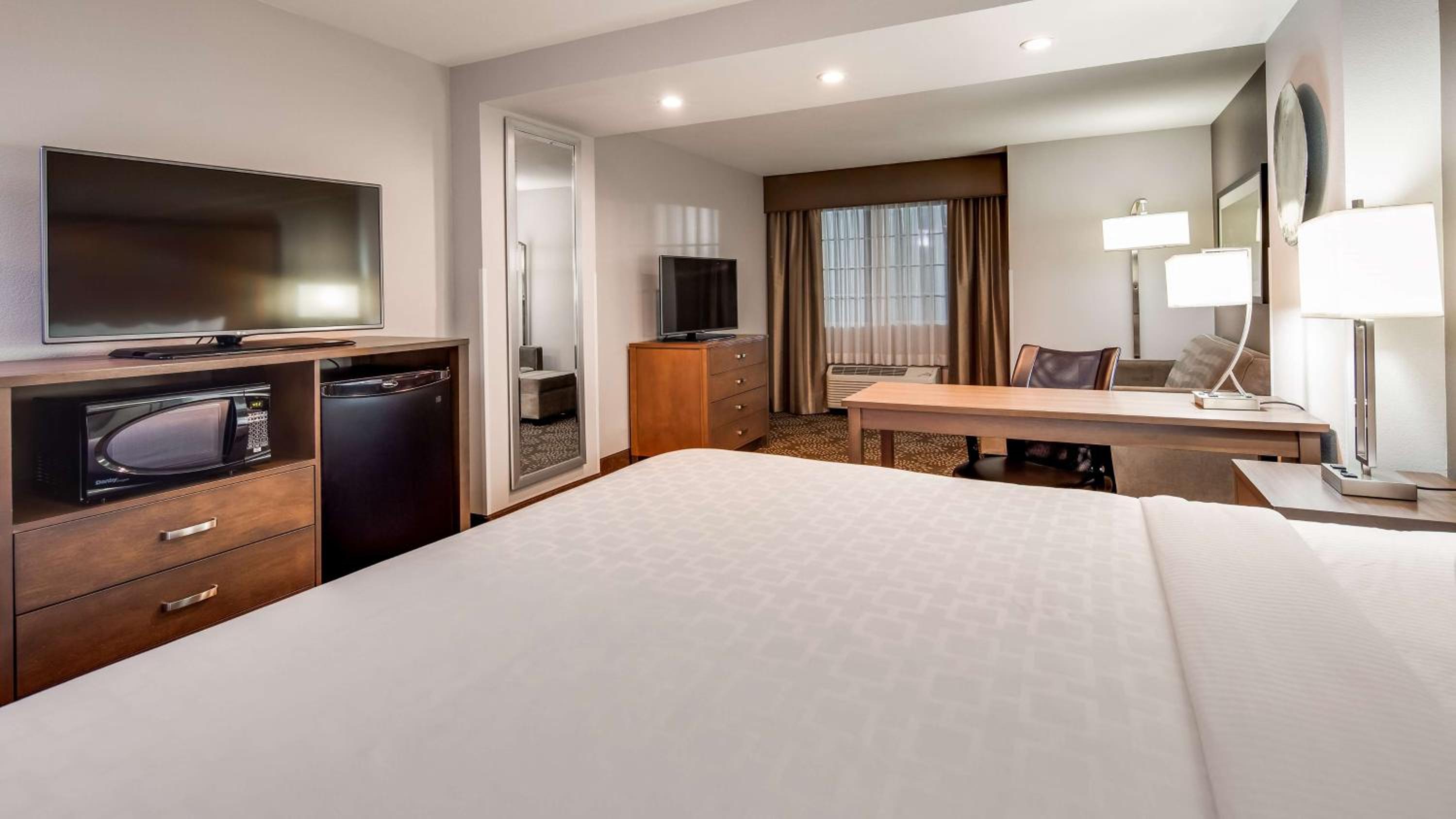 King Room with Sofa Bed photo 2