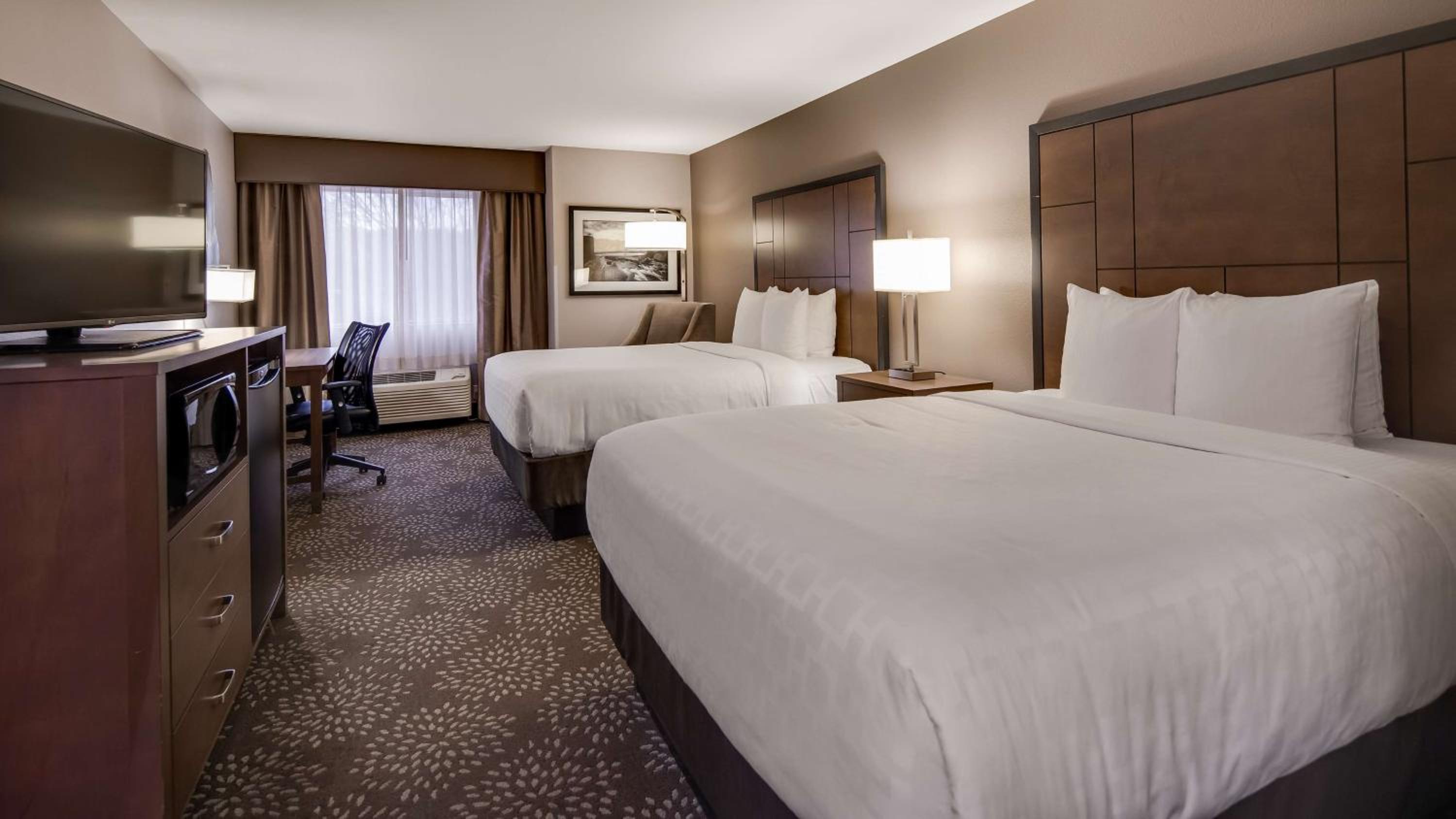 Queen Room with Two Queen Beds - Mobility Accessible - Photo 1