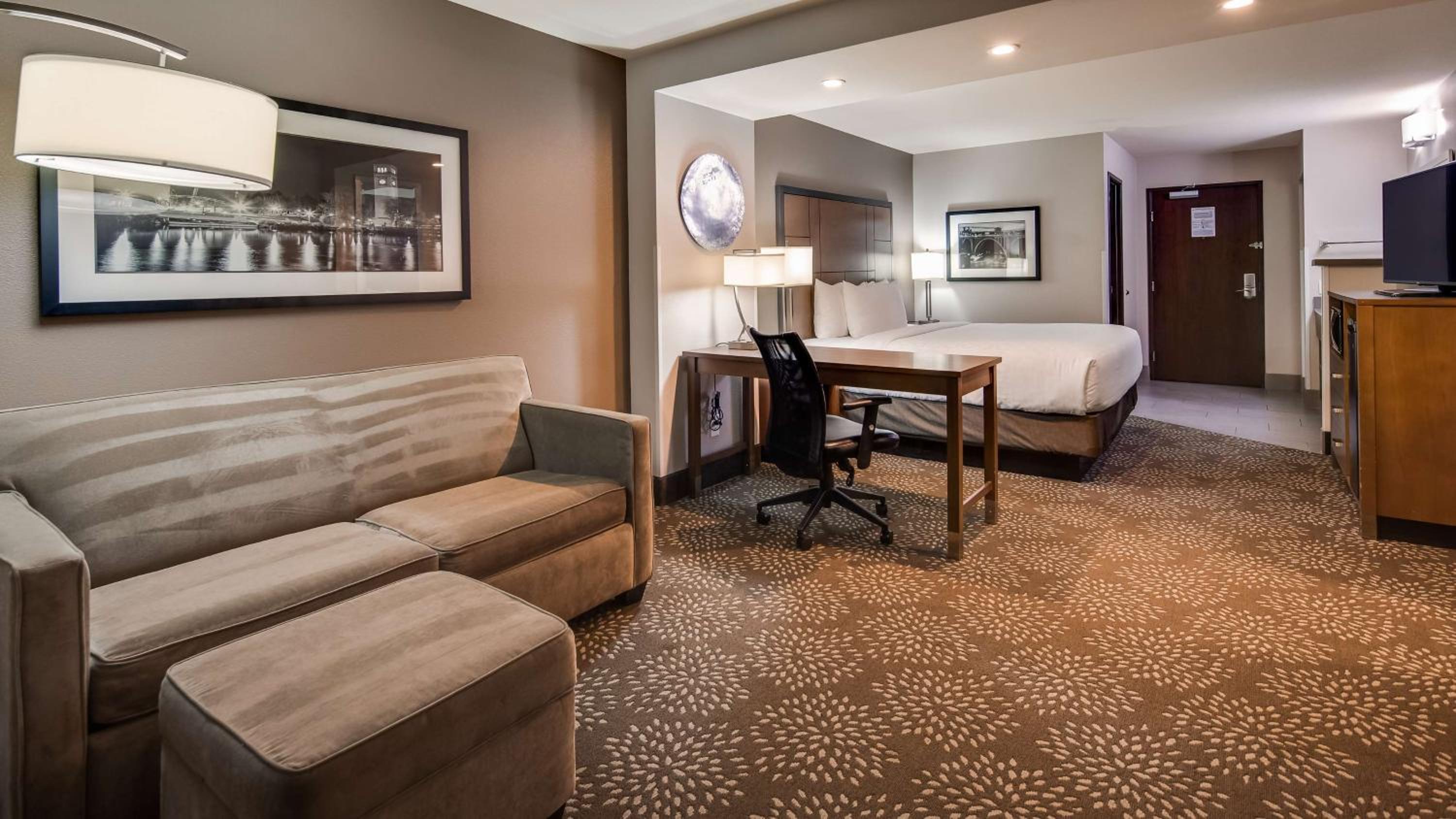 King Room with Sofa Bed photo 3
